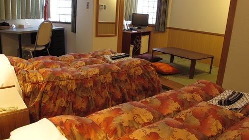 ห้องเตียงแฝดสไตล์ญี่ปุ่นและตะวันตก