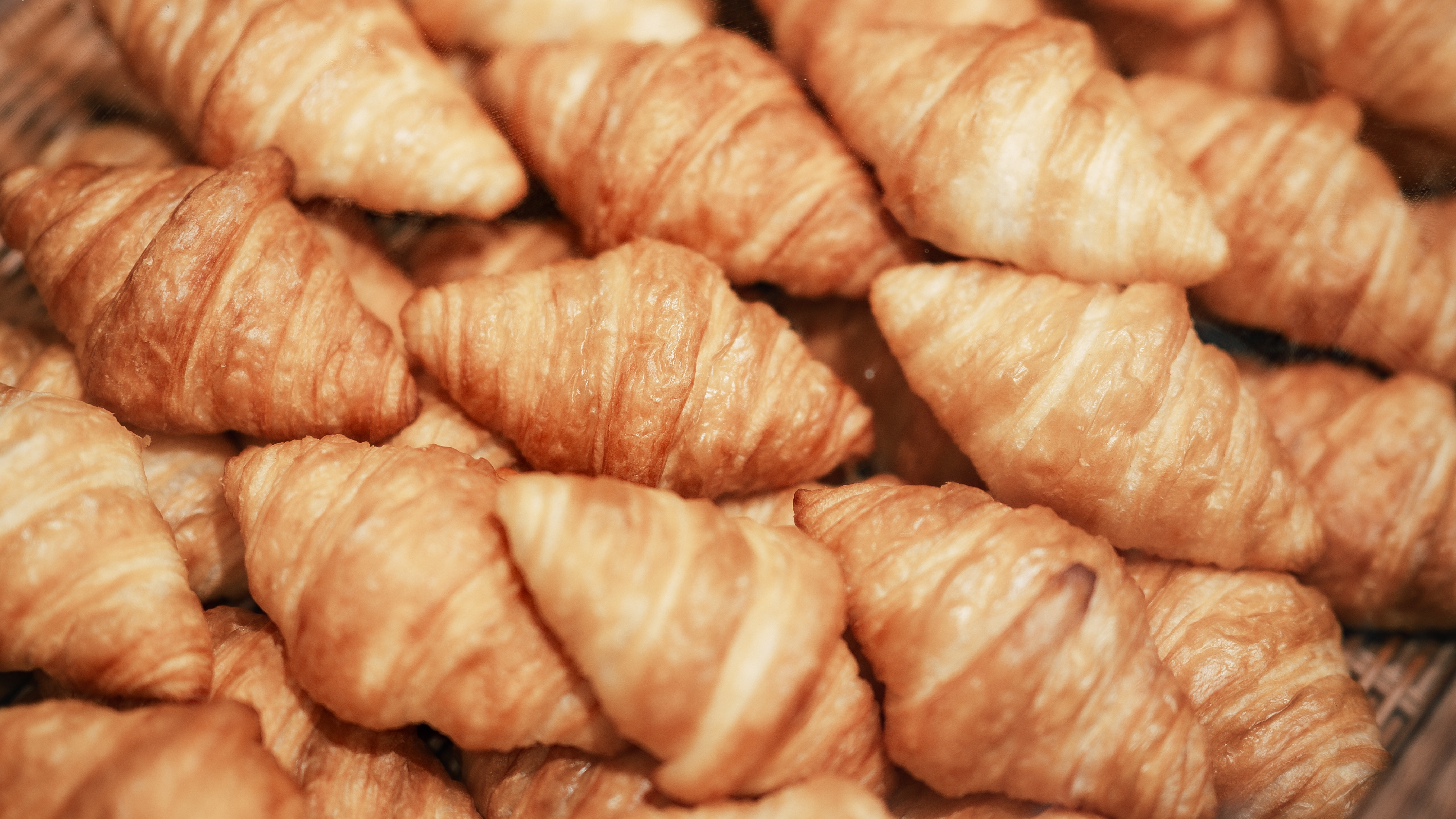 ★【朝食バイキング（一例）】自然を眺めるレストランで、みんなで楽しいお食事を♪