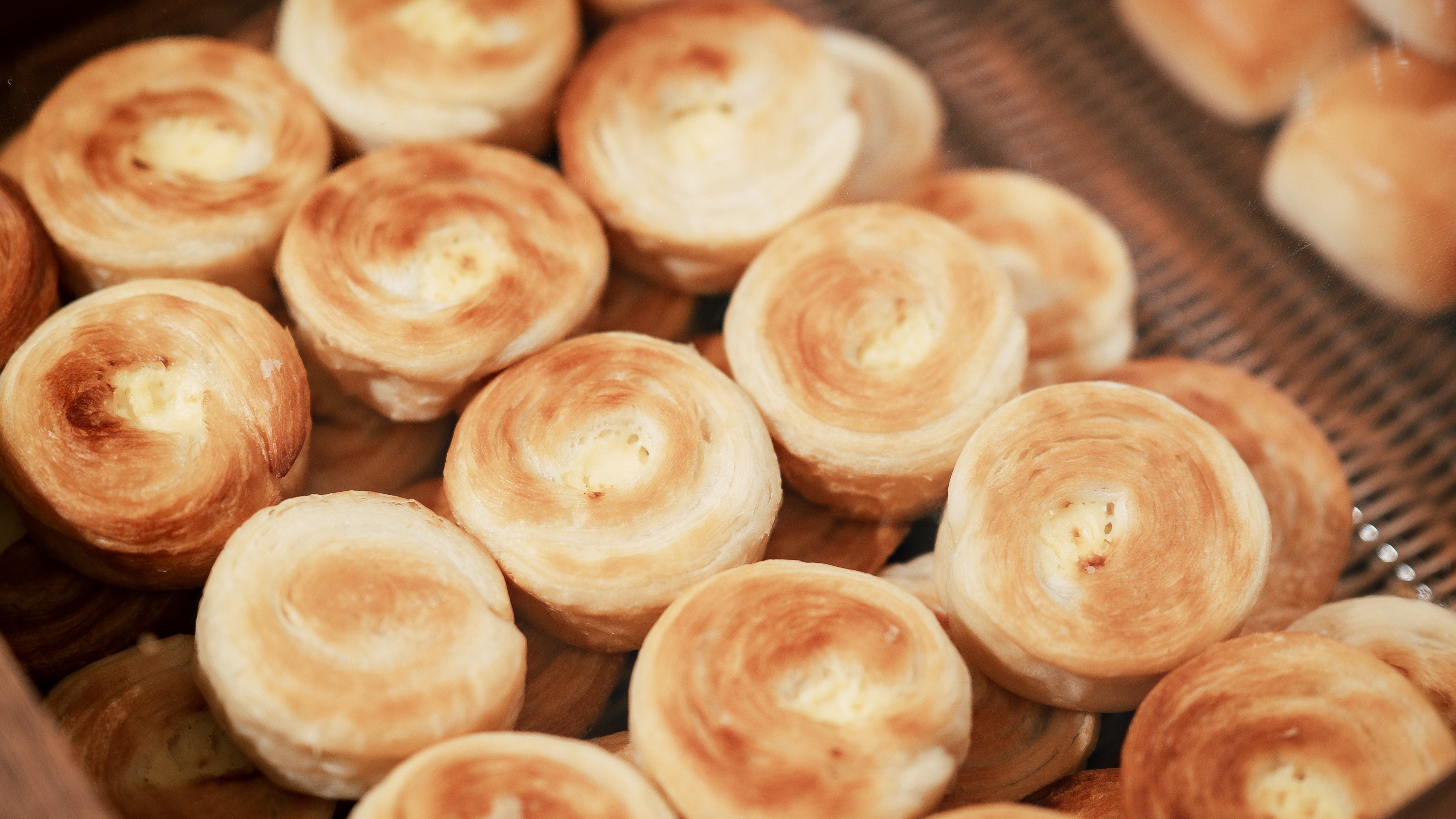 ★【朝食バイキング（一例）】自然を眺めるレストランで、みんなで楽しいお食事を♪