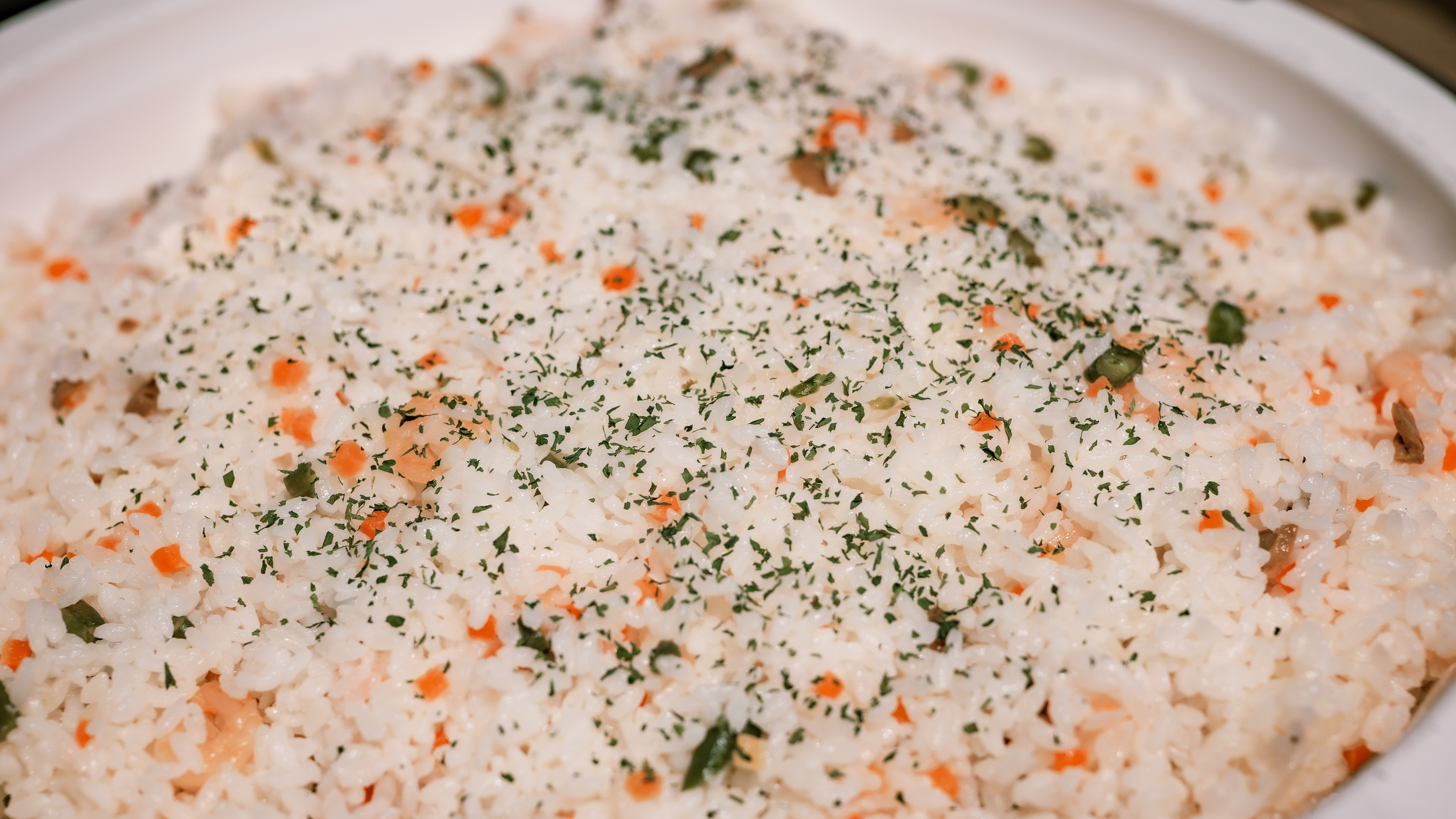 ★【夕食バイキング（一例）】自然を眺めるレストランで、みんなで楽しいお食事を♪