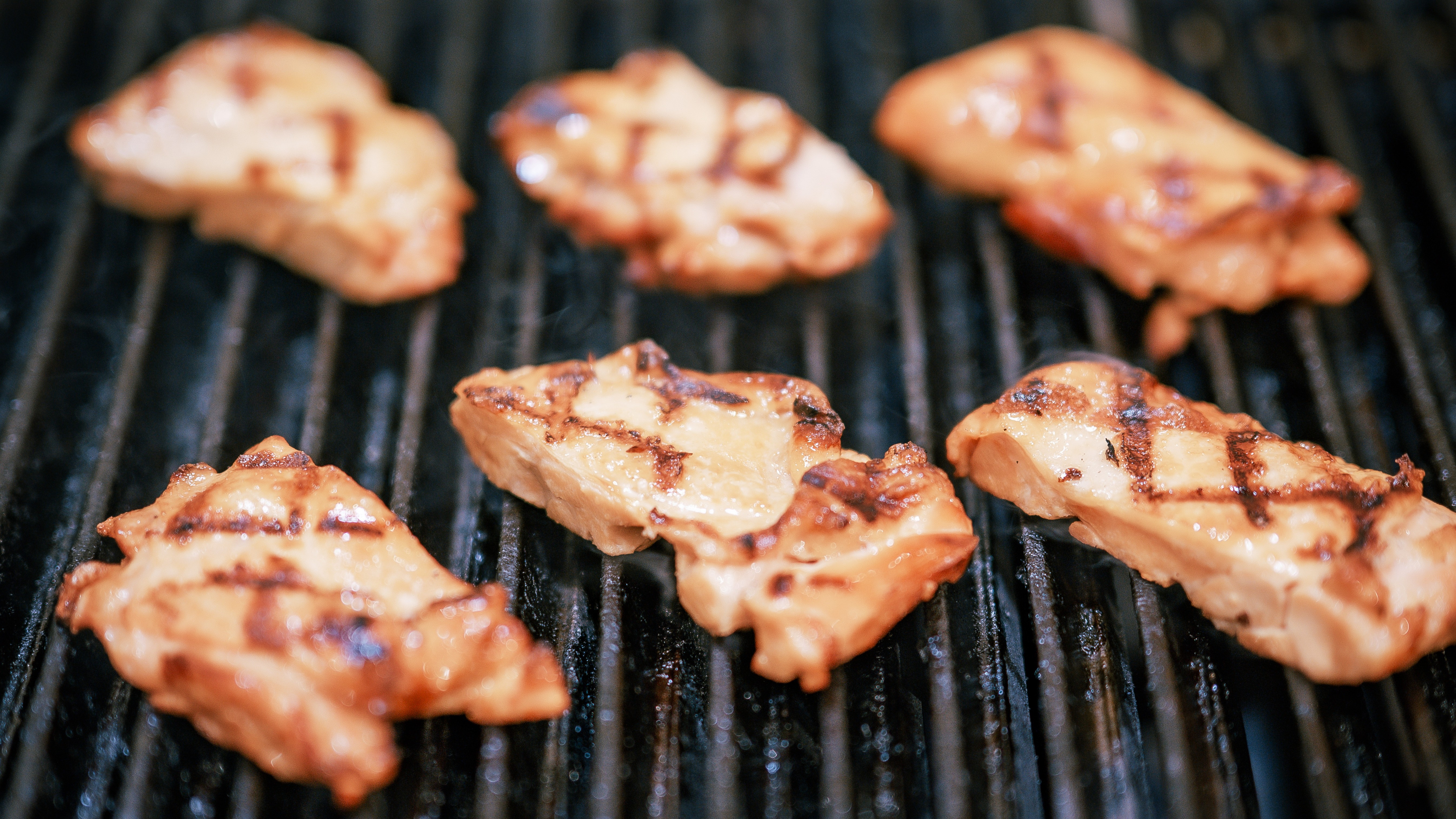 ★【夕食バイキング（一例）】ライブキッチンコーナーでは、出来立てのお料理をご提供してます