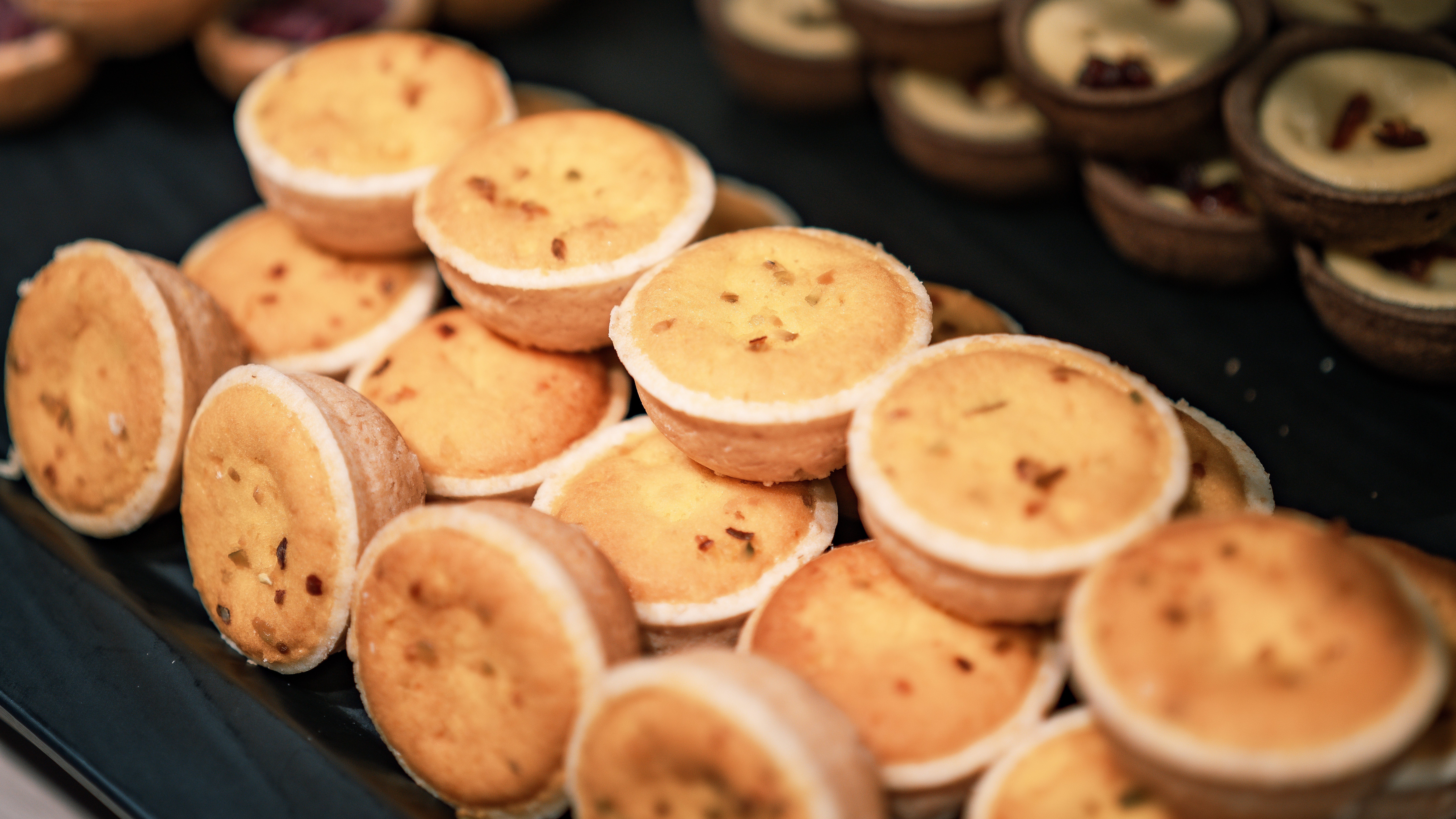 ★【夕食バイキング（一例）】自然を眺めるレストランで、みんなで楽しいお食事を♪