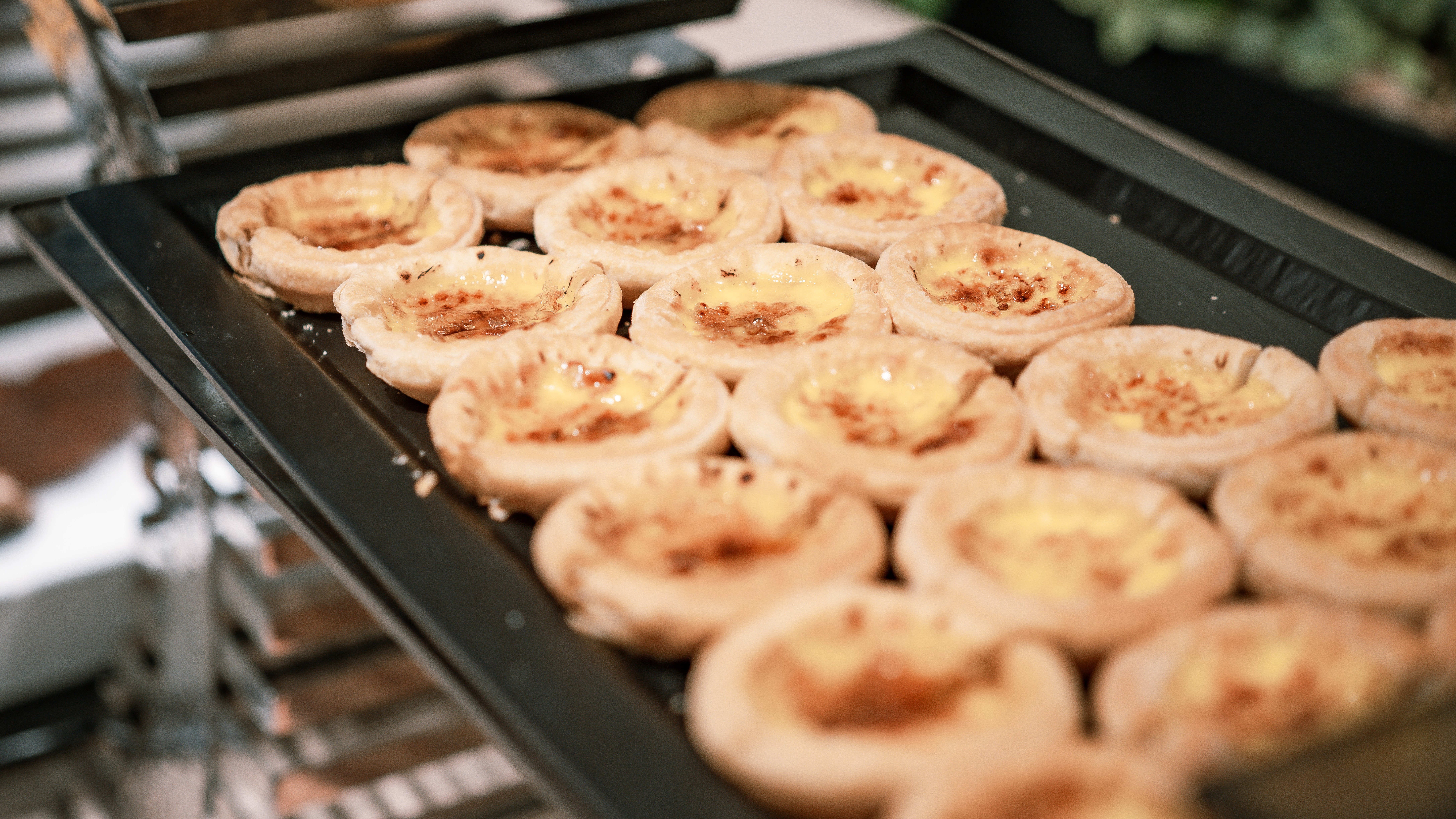 ★【夕食バイキング（一例）】自然を眺めるレストランで、みんなで楽しいお食事を♪