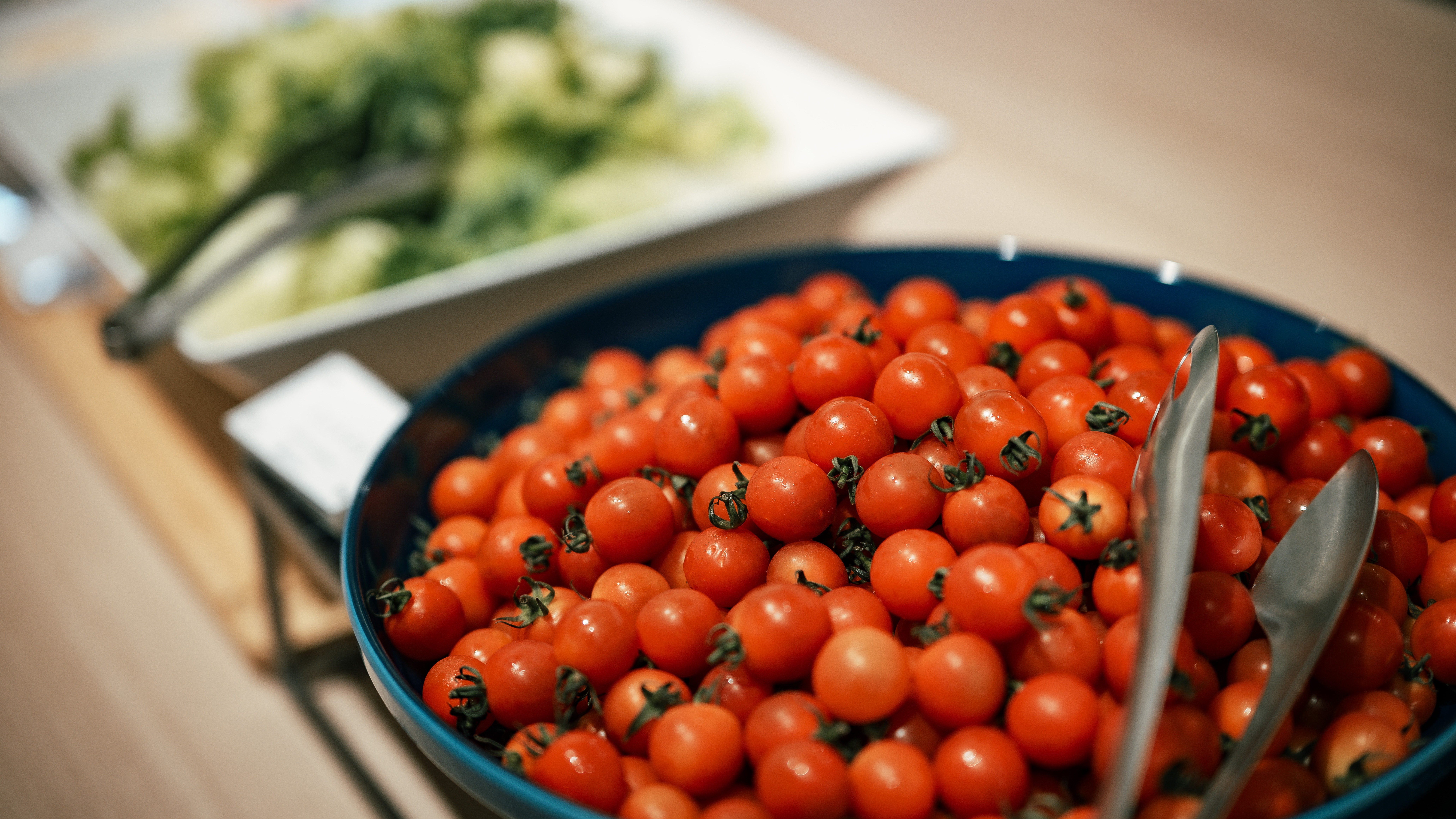 ★【朝食バイキング（一例）】自然を眺めるレストランで、みんなで楽しいお食事を♪