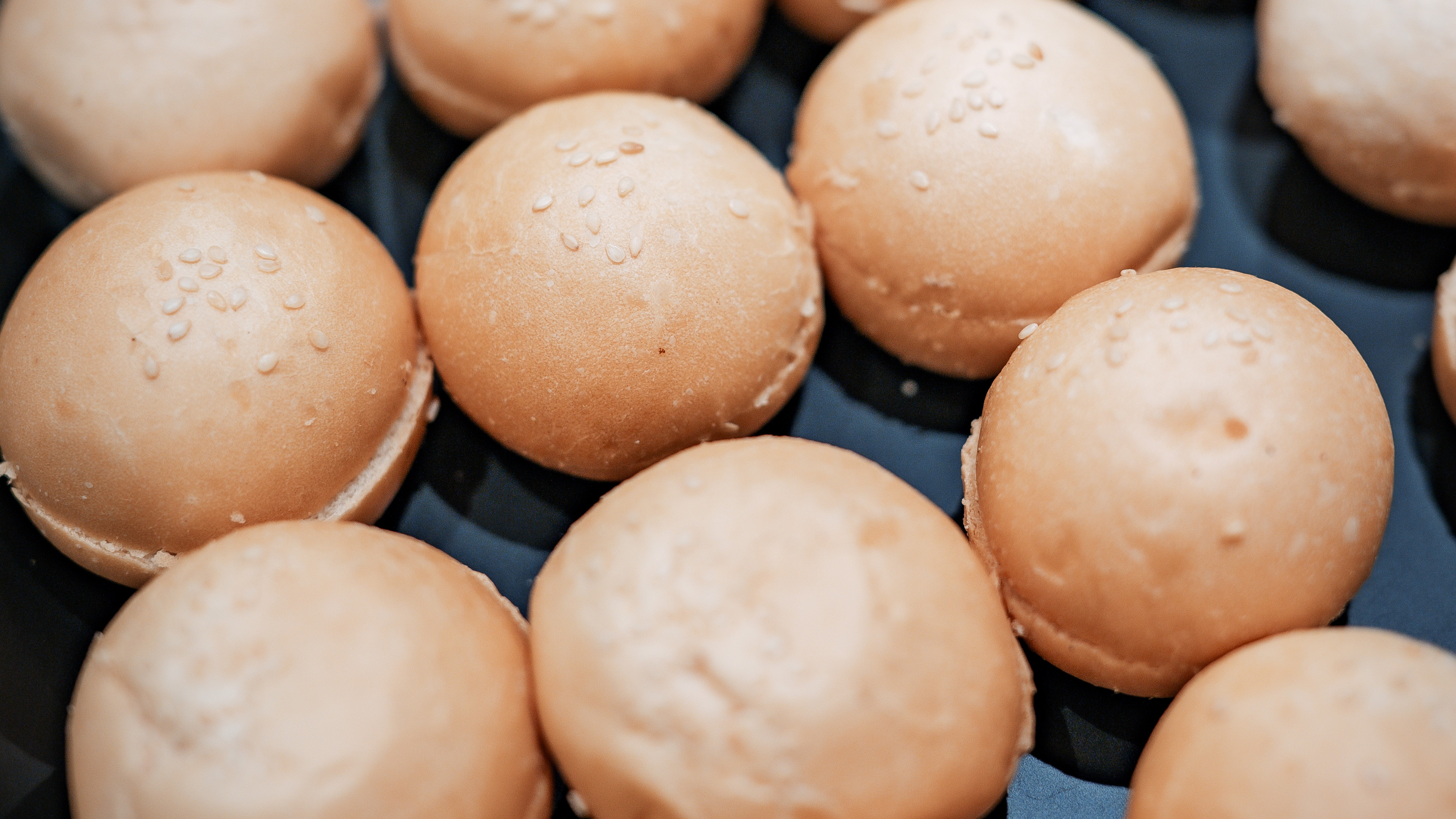 ★【夕食バイキング（一例）】自然を眺めるレストランで、みんなで楽しいお食事を♪