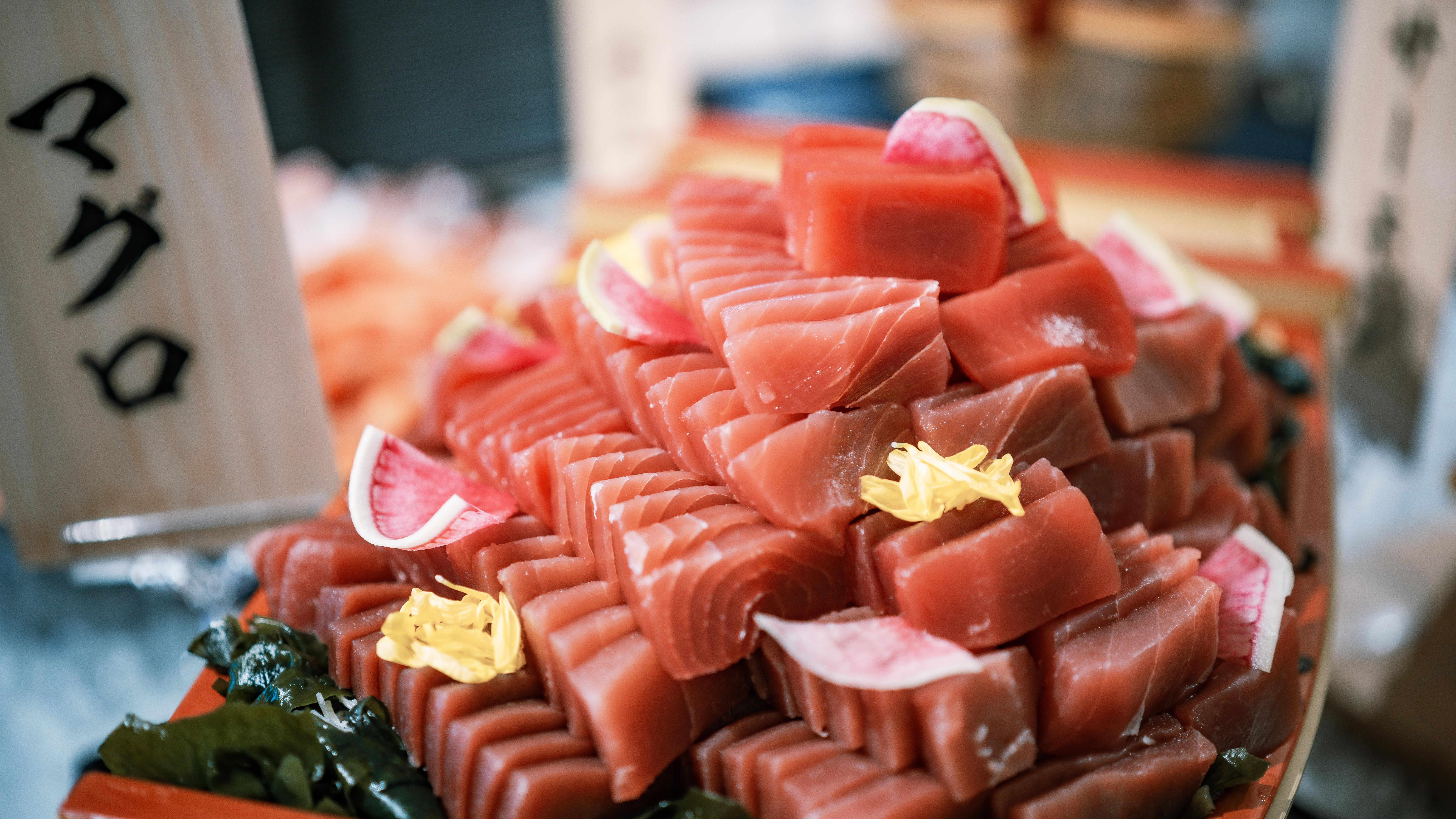 ★【夕食バイキング（一例）】自然を眺めるレストランで、みんなで楽しいお食事を♪