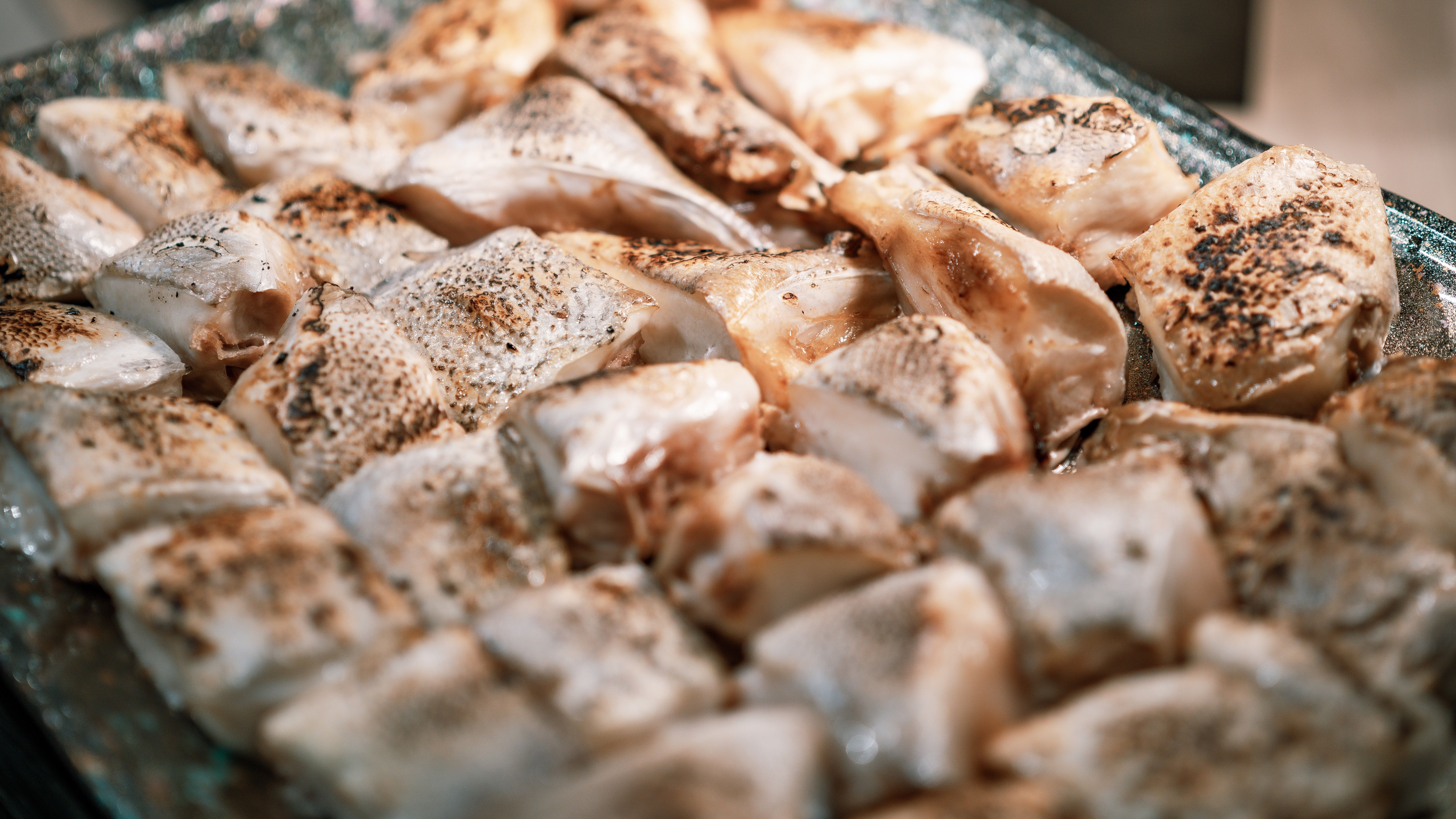 ★【夕食バイキング（一例）】自然を眺めるレストランで、みんなで楽しいお食事を♪