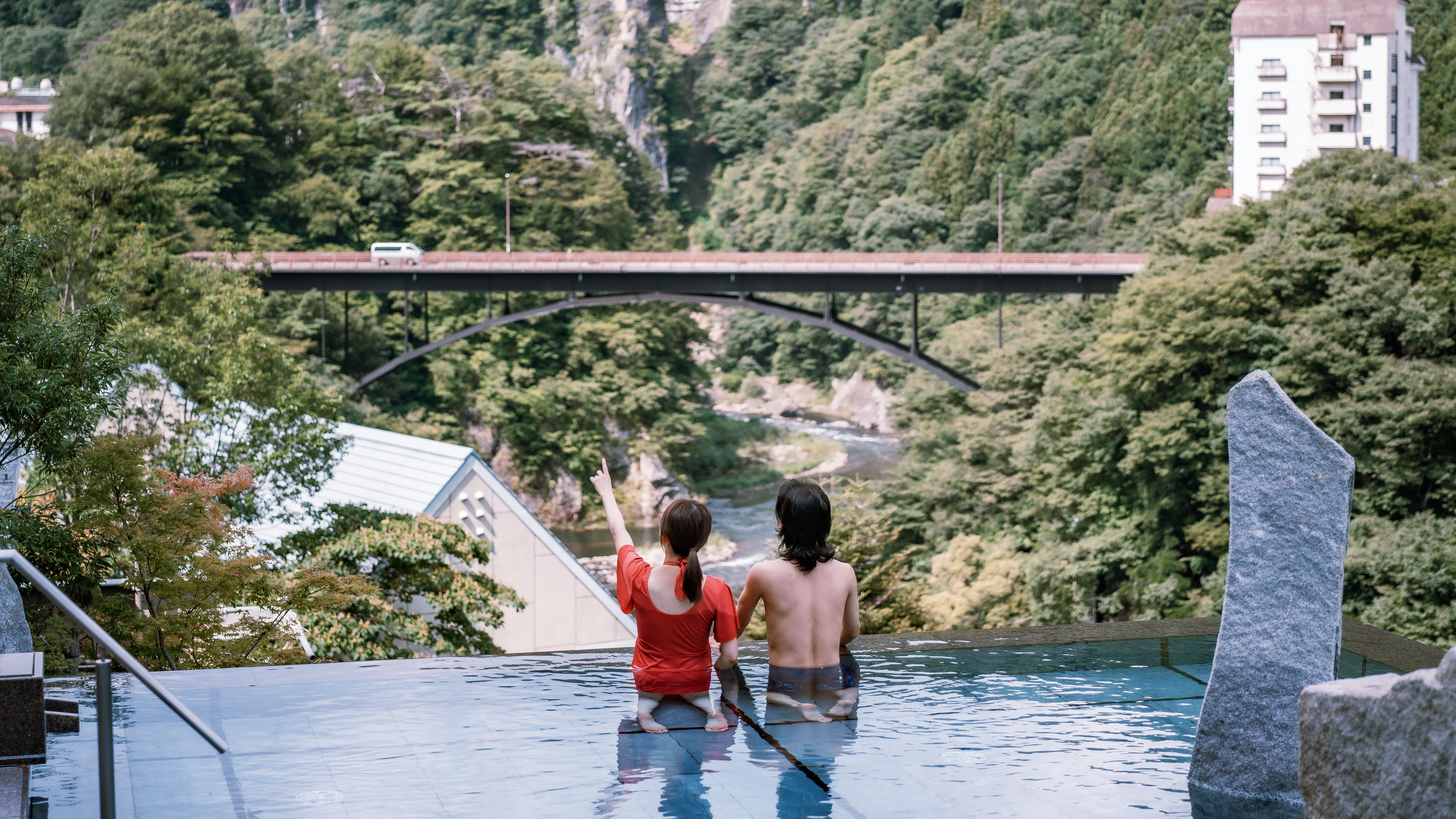 ★おぷーろ。雄大な景色を楽しみながら、極上の温泉&times;プール体験を！