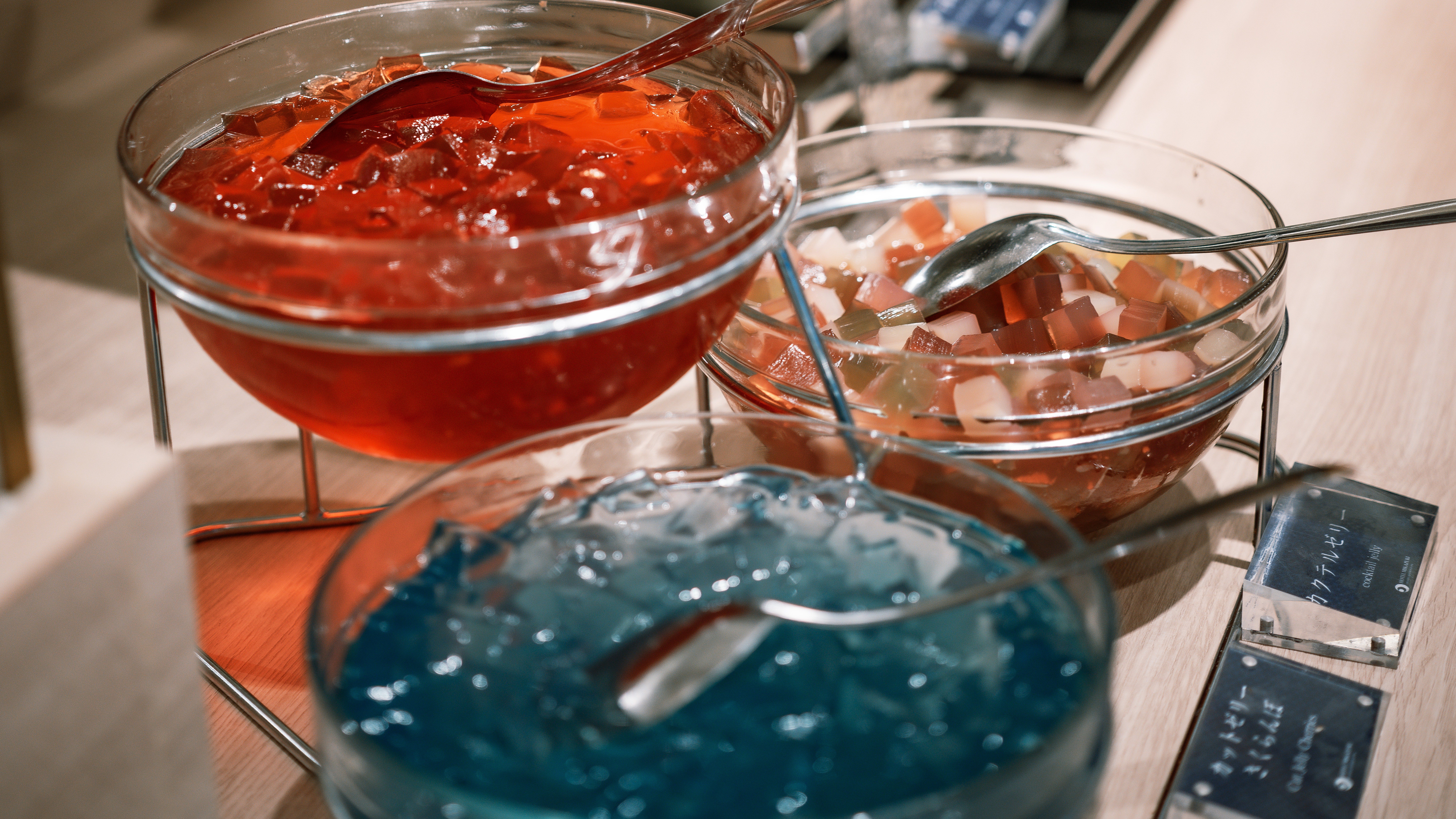 ★【夕食バイキング（一例）】自然を眺めるレストランで、みんなで楽しいお食事を♪