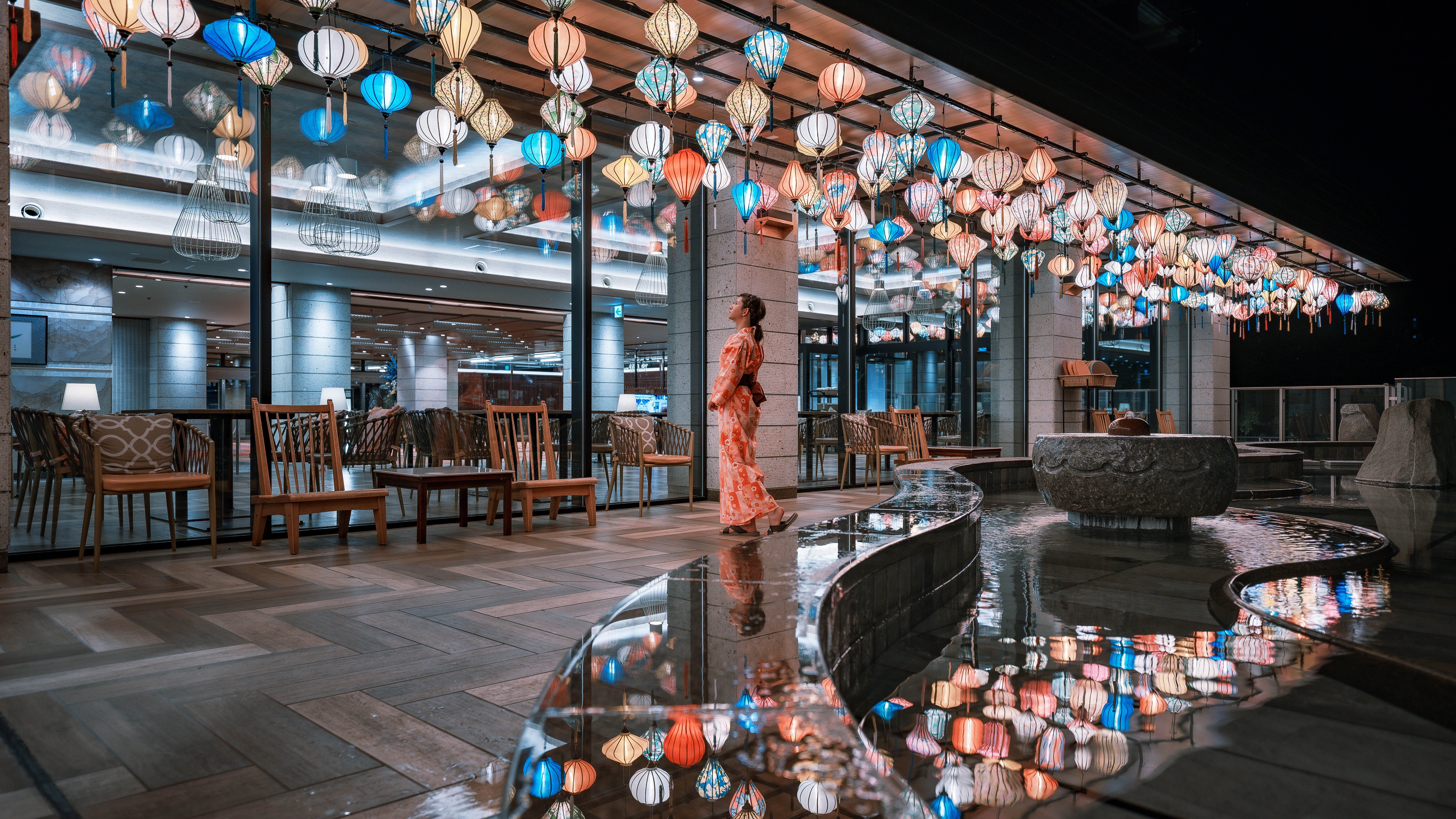 ★【おぷーろ：夜景（一例）】のんびりくつろげるソファ席もご用意しております。