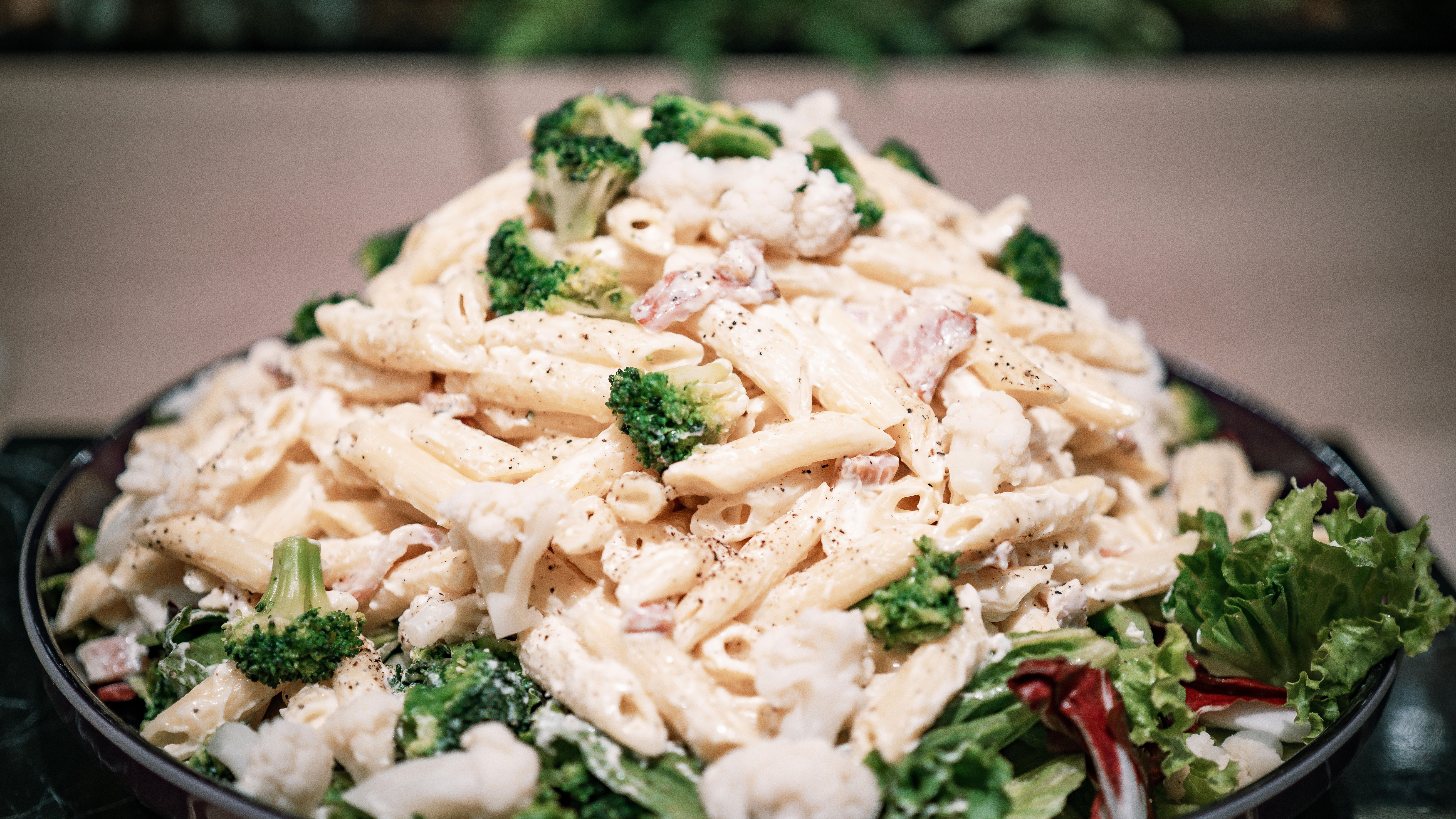 ★【夕食バイキング（一例）】自然を眺めるレストランで、みんなで楽しいお食事を♪