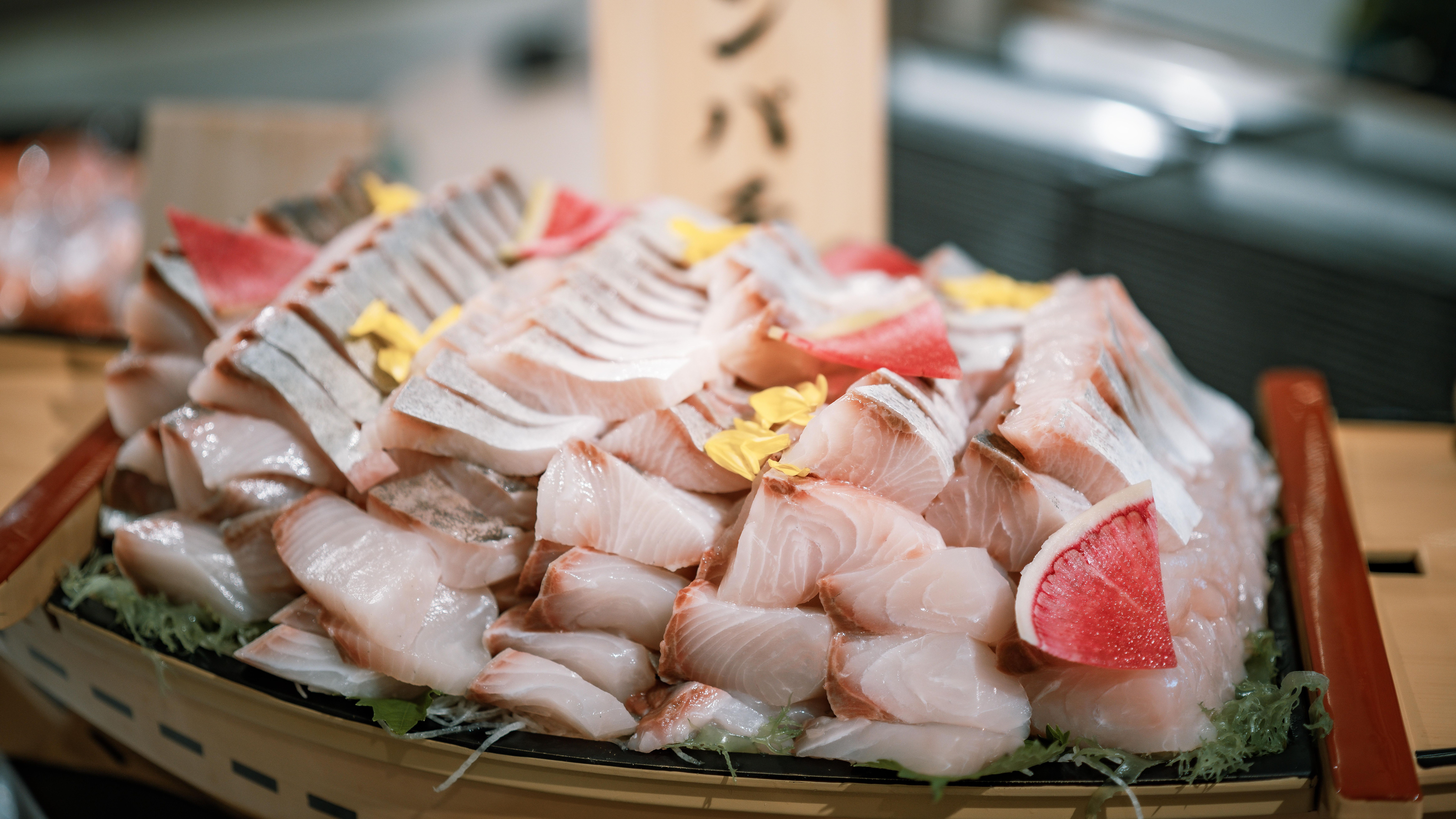 ★【夕食バイキング（一例）】自然を眺めるレストランで、みんなで楽しいお食事を♪