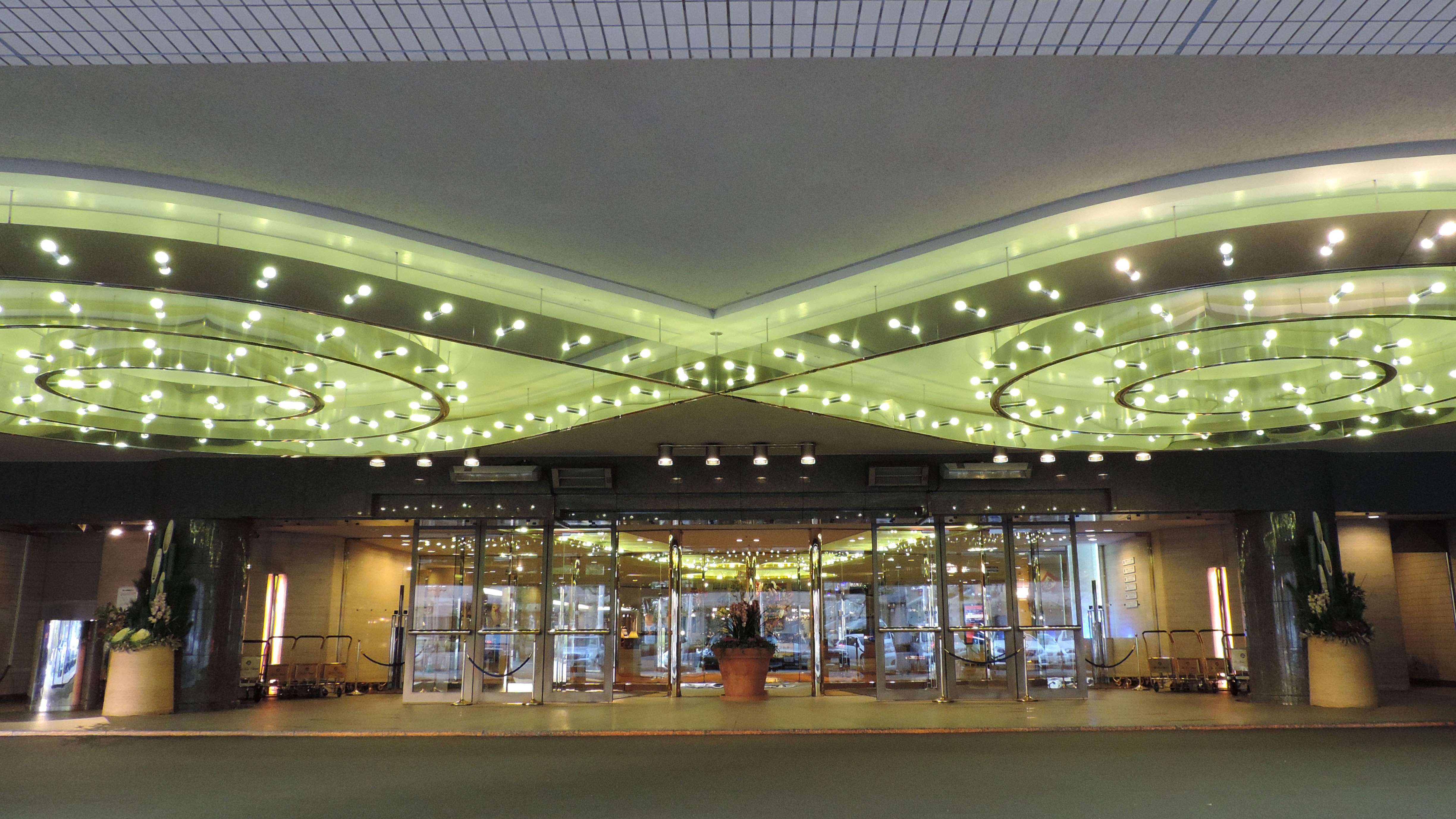 メインエントランス