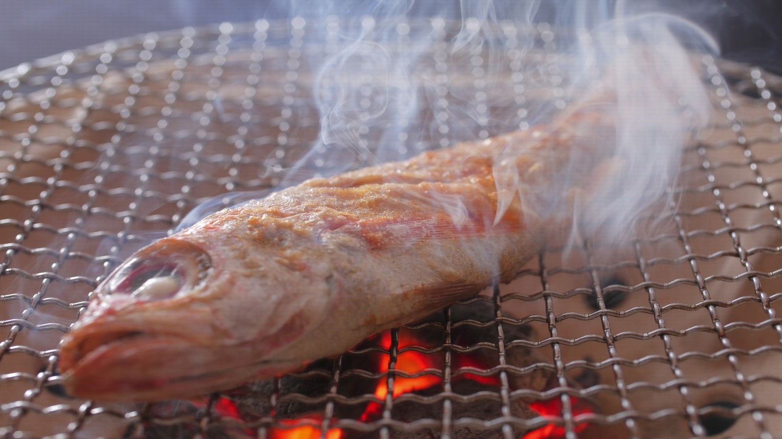 【のどぐろ姿焼き】上品な脂が熱を加えることでさらに旨味を増します。