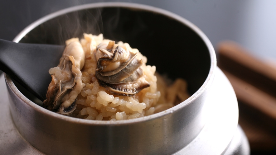【牡蠣ご飯】冬の朝食で味わえる牡蠣ご飯