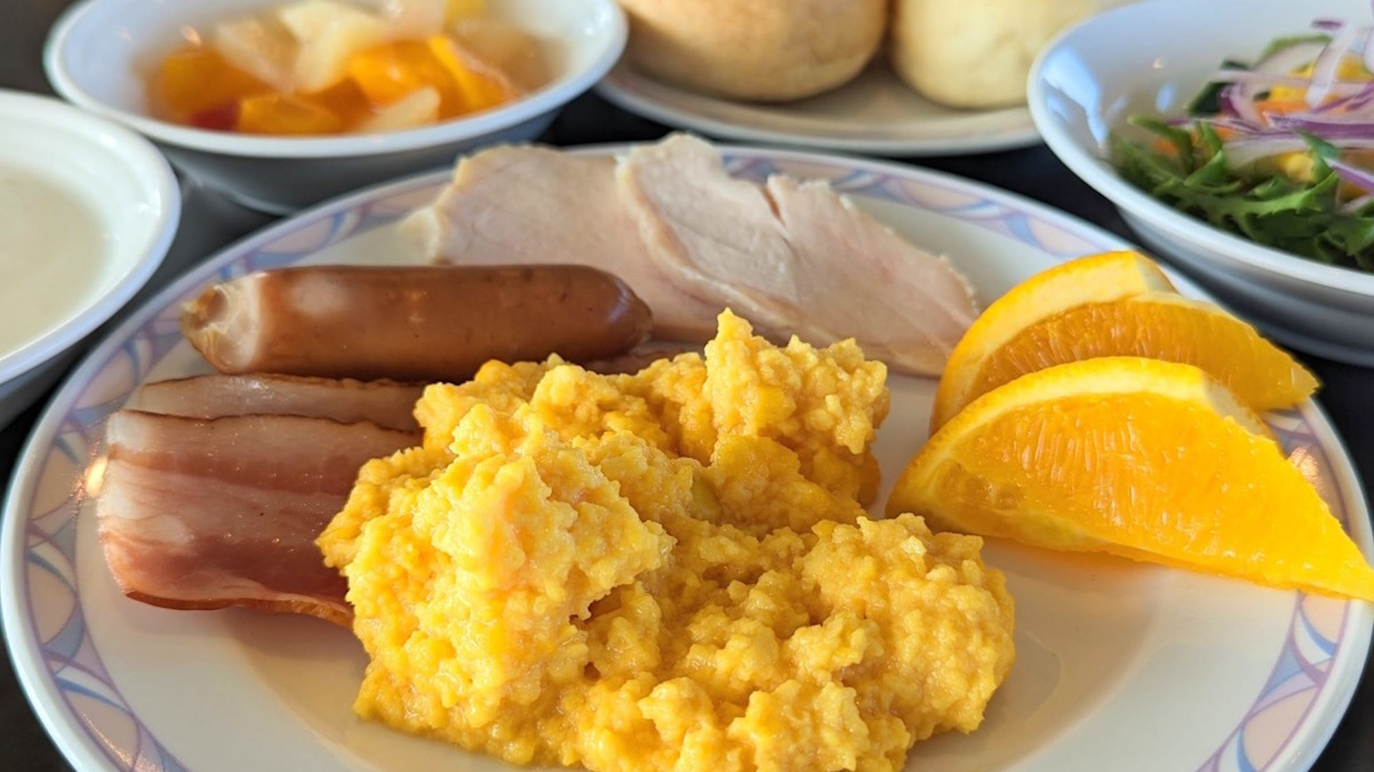 朝食ビュッフェお取り分け例　※朝食はセットメニューの場合もございます