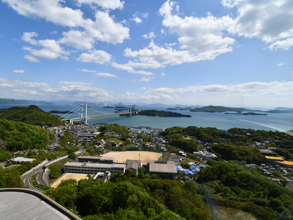 ★客船をイメージした倉敷せとうち児島ホテルのエレベーターホールは、