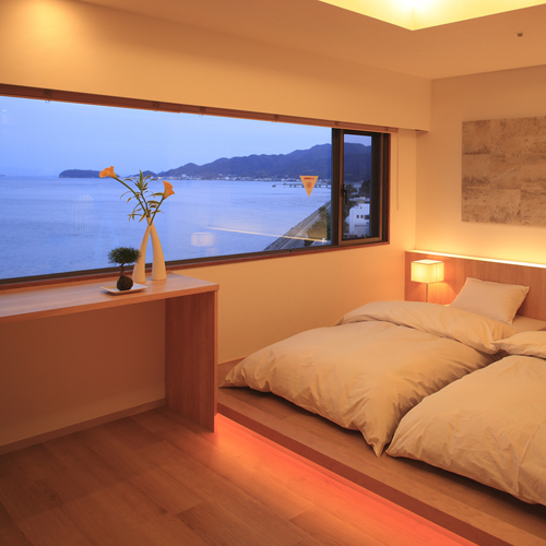 極上の海辺空間、特別フロア～波の音タイプ3「新和洋～海側のカウンター」