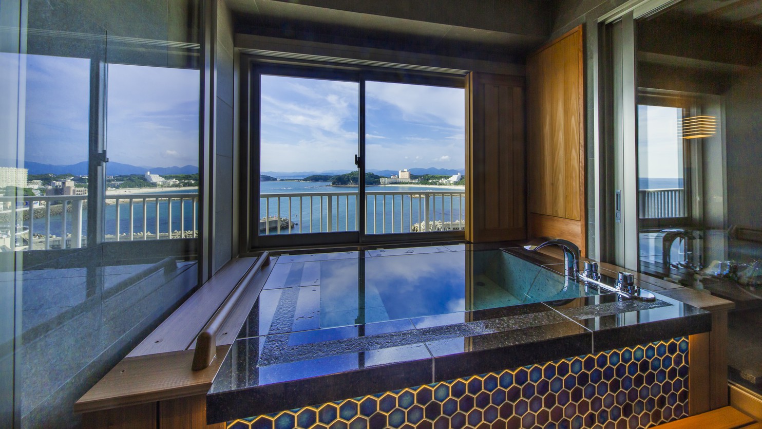 半露天風呂付和洋室の湯舟イメージ