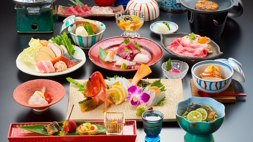【旬彩会席】半露天風呂付客室「彩」で寛ぐ｜旬魚の姿造り・鮑・鯛荒焚きを味わう！味覚プラン（2食付）