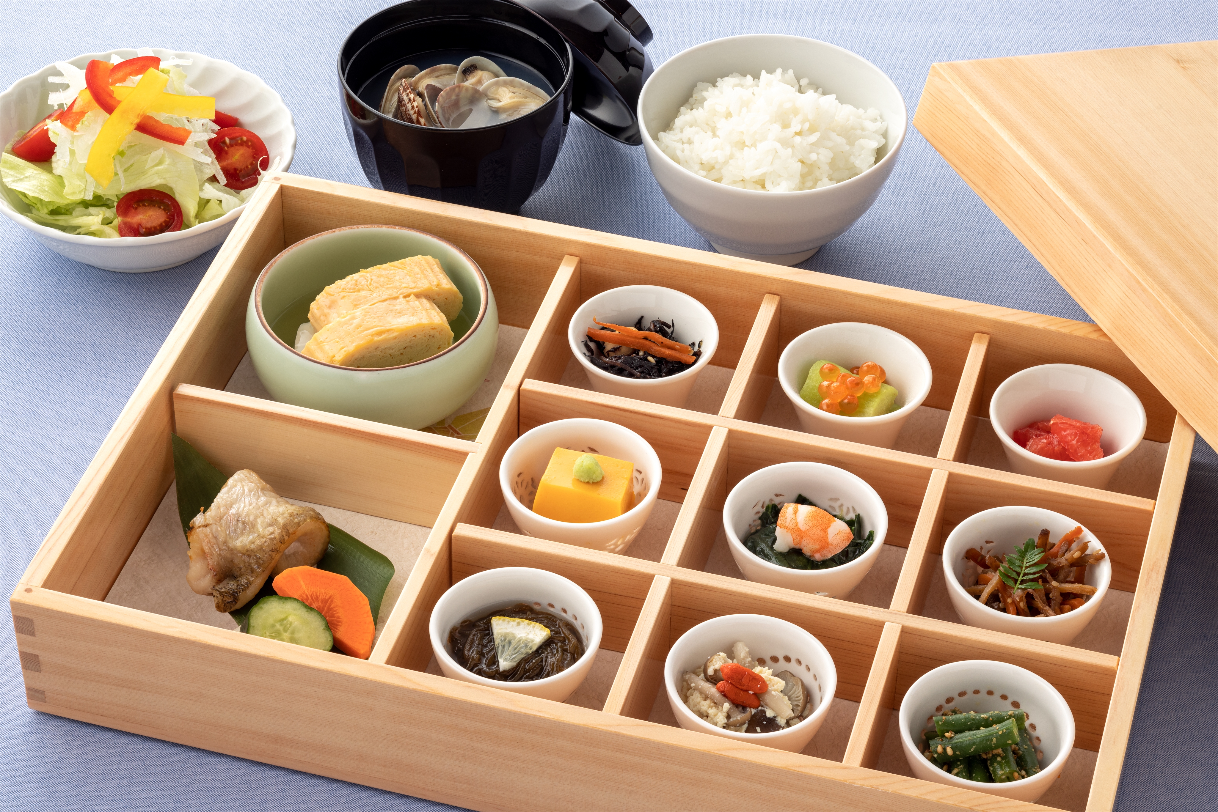 朝食膳イメージ