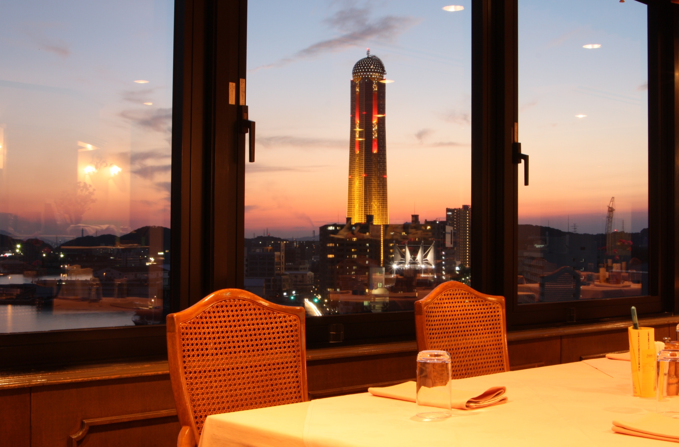 サン・スーシからの海峡ゆめタワー