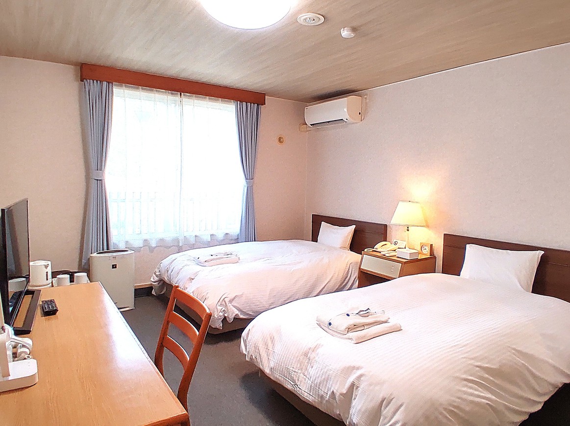 本館 ツインルーム　客室例+
