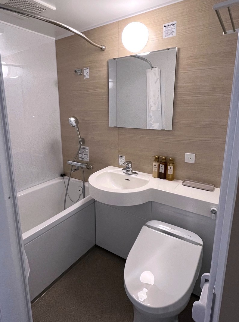 新館 カジュアルダブルルーム　ユニットバス　客室例