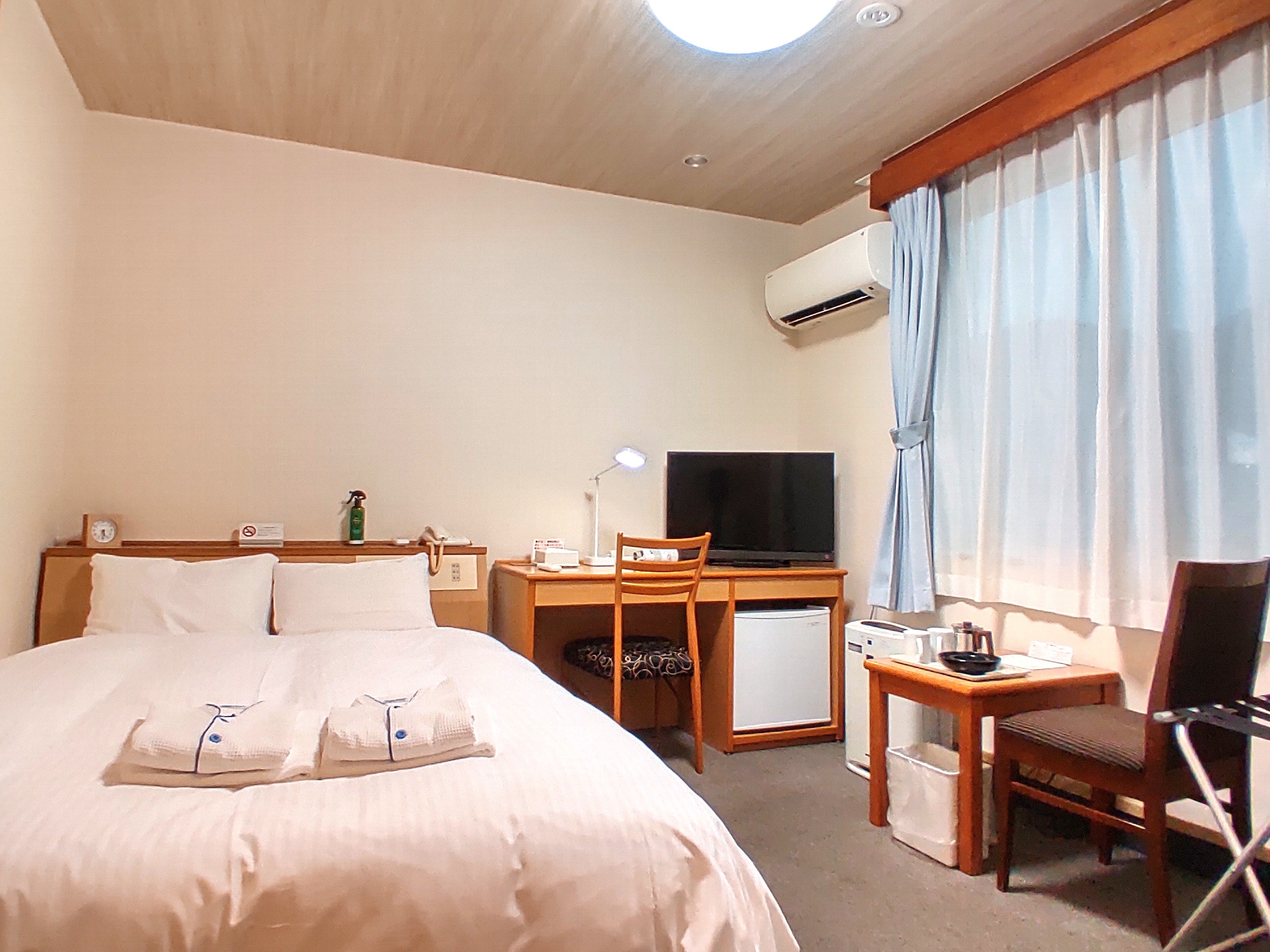 本館 ダブルルーム　客室例