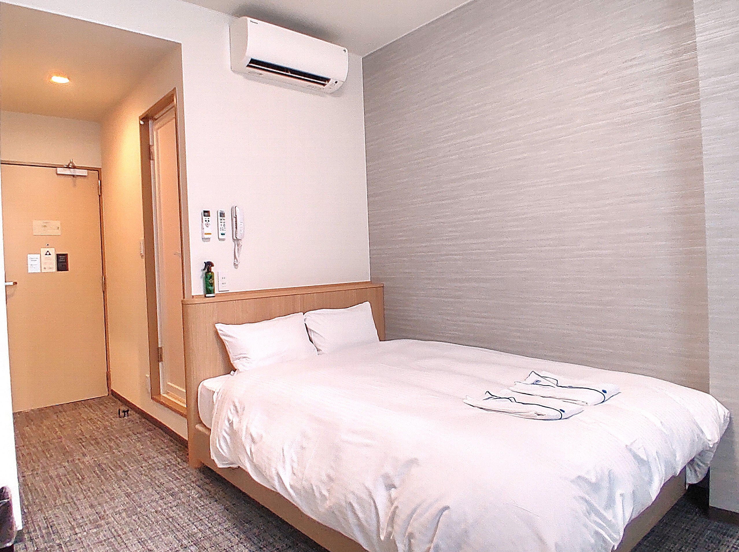 新館 カジュアルダブルルーム　客室例1