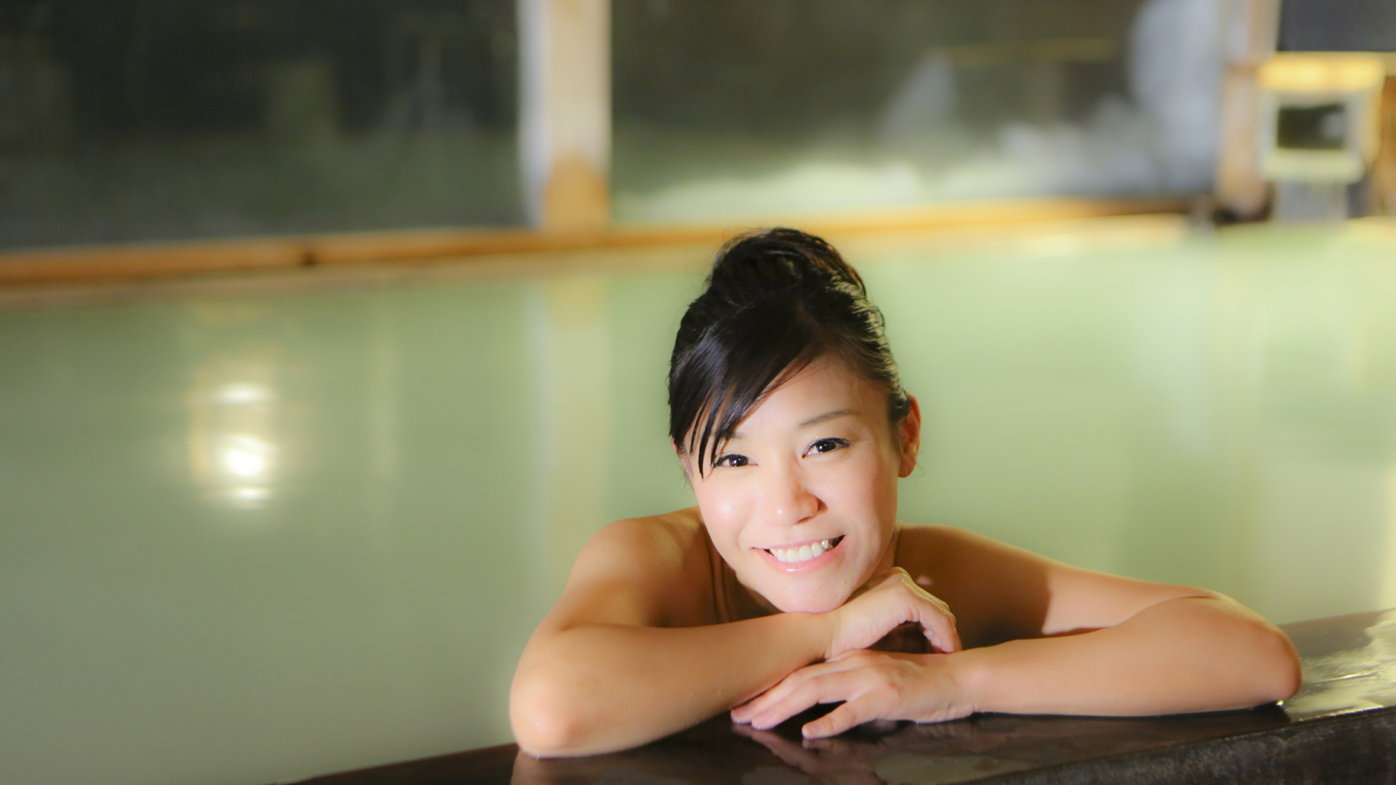 驚くほど濃厚な「乳白色の湯」が待っています