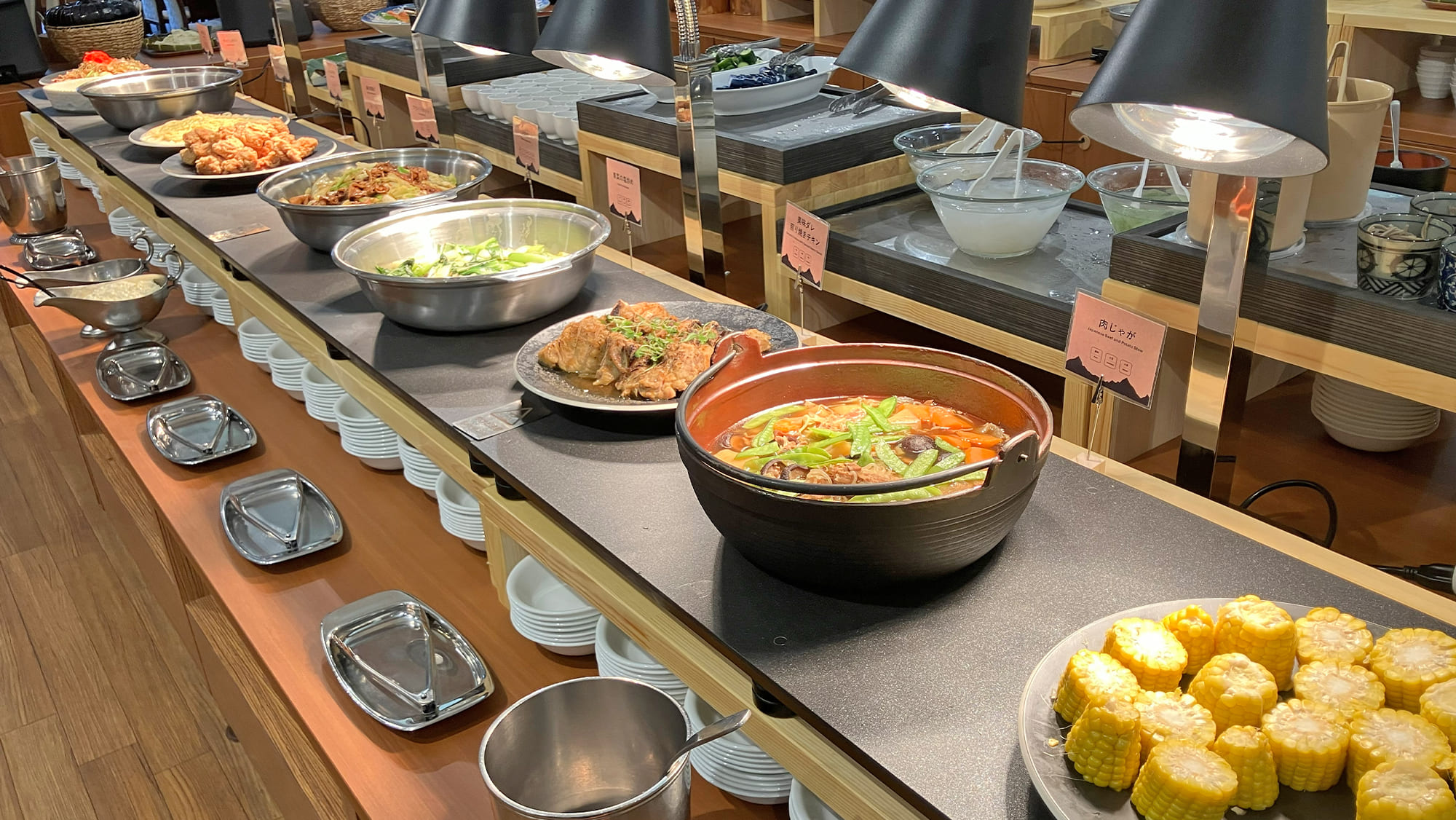 山人（やまびと）バイキング：山の恵みを、好きなだけ！大自然のパワーが身体いっぱいに広がります。