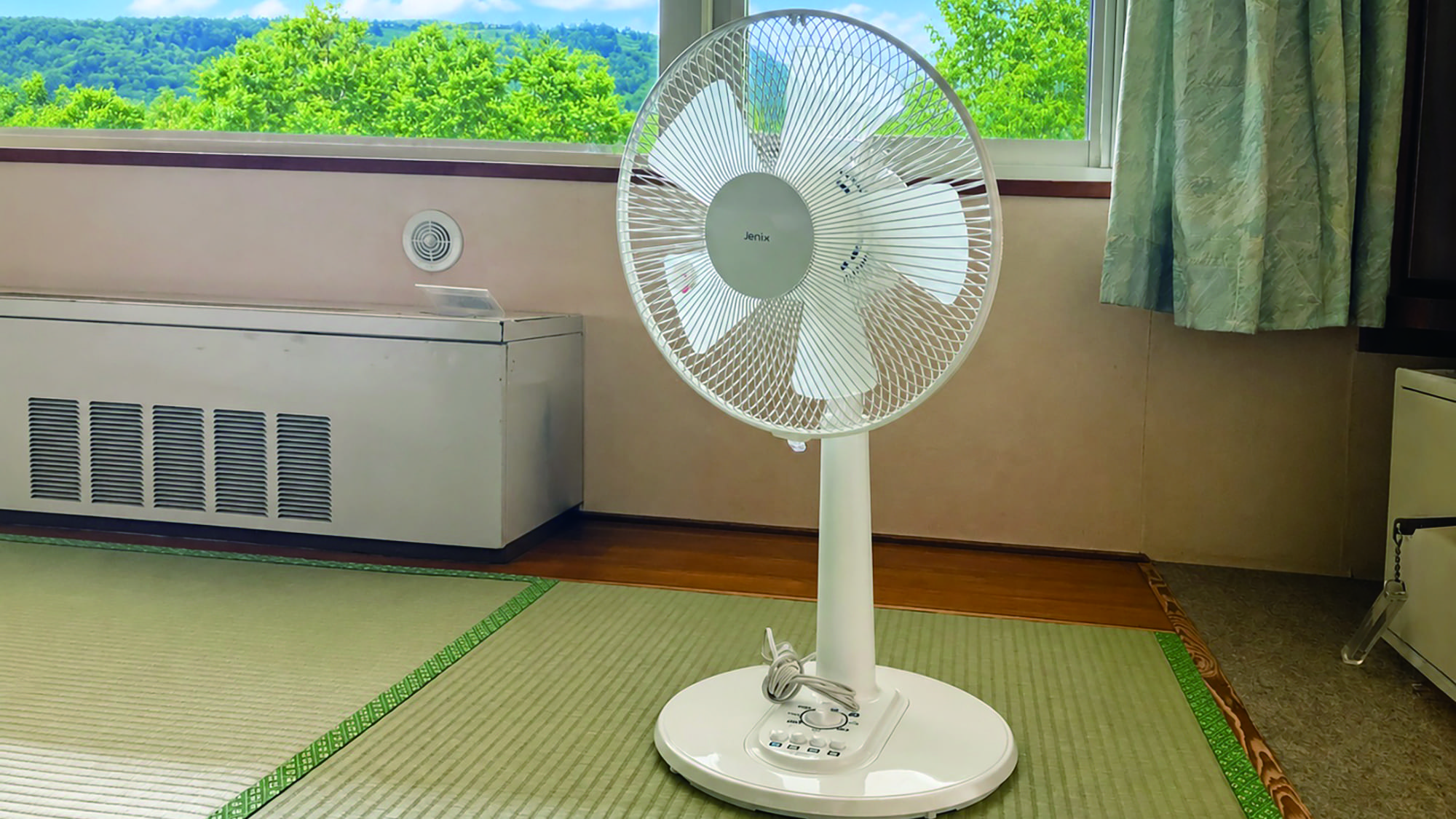 全室に扇風機を完備＋標高1,800m心地よい高原の風
