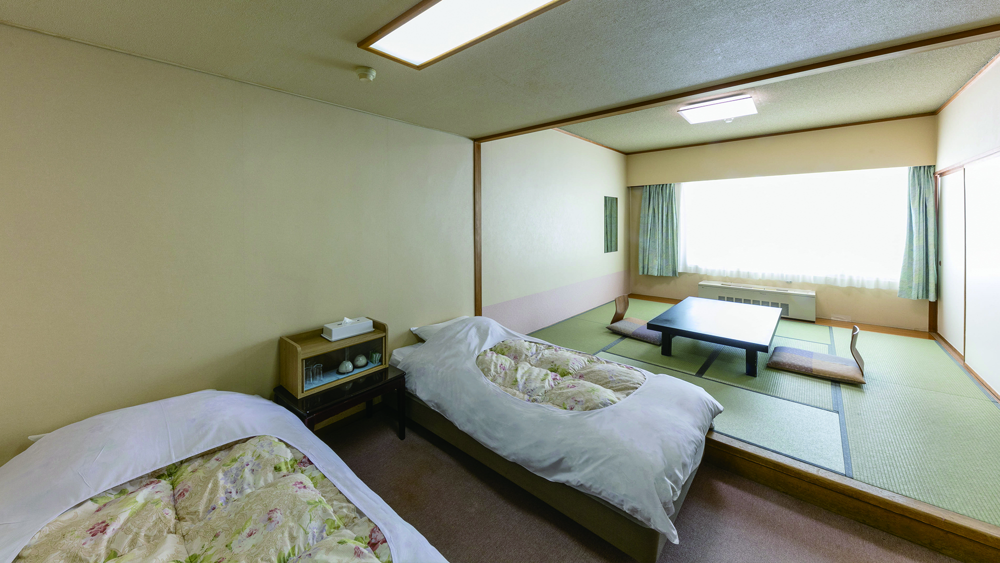 【禁煙】絶景空吹ビュー 和洋室（8畳＋ベッド2台）