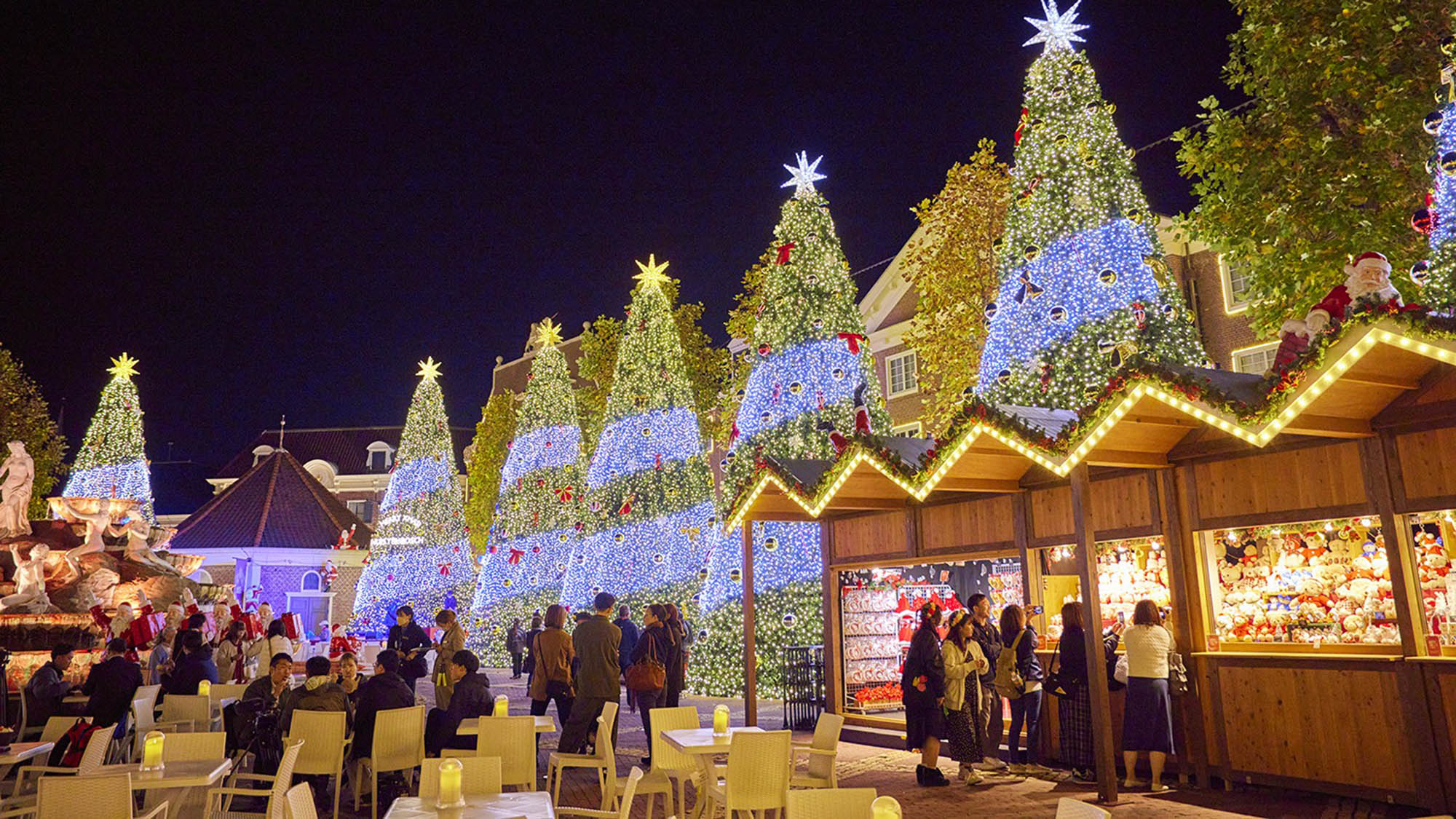 イルミネーション輝くクリスマスタウン♪ ※昨年の様子