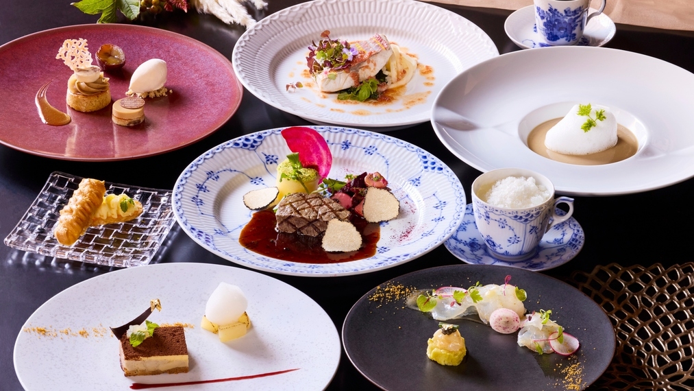 【アペリティフ1杯付き】フレンチレストラン「デアドミラル」で季節のコースディナー（2食付き）