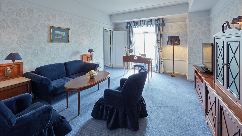 【客室一例】セミスイートツイン（リビング）