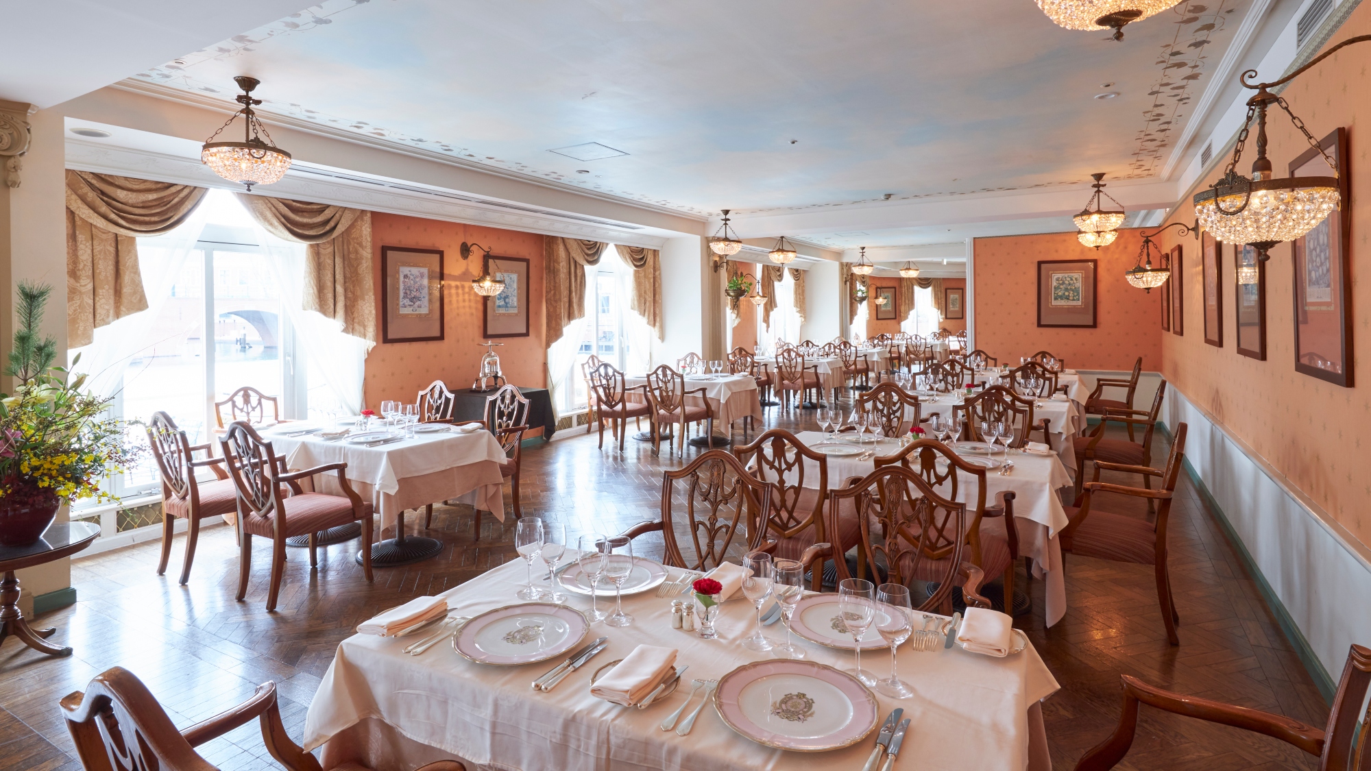 【ご朝食】ホテルヨーロッパの特別な朝のはじまりを演出するシェフのモーニングコース。