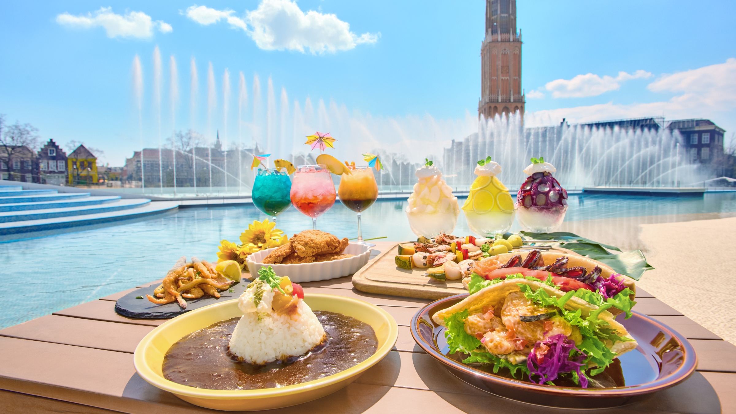 色鮮やかな​ドリンクや​ボリューム満点の​夏グルメも♪（※イメージ）