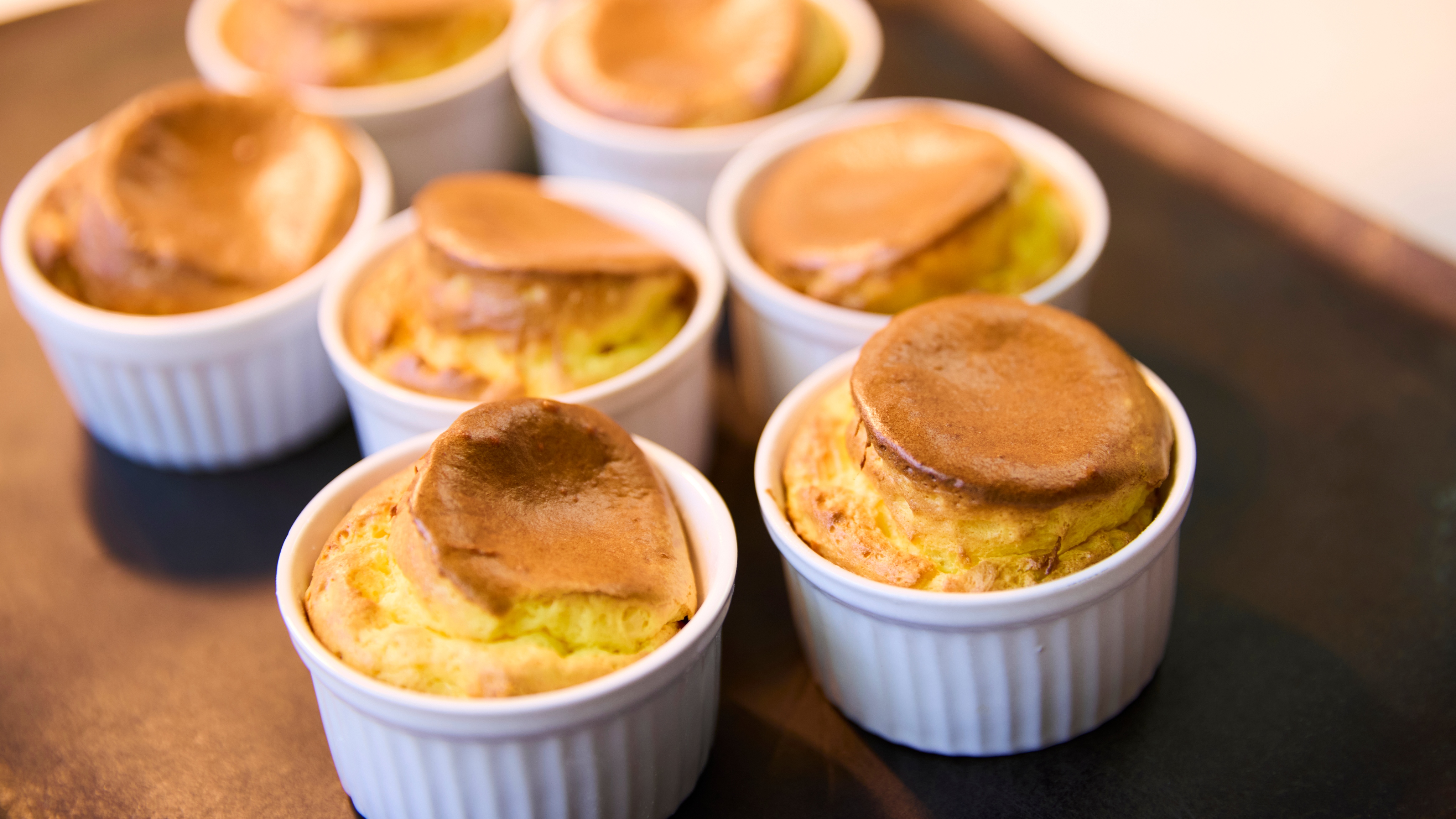 【ご朝食】デアドミラル「焼きたてチーズスフレ」