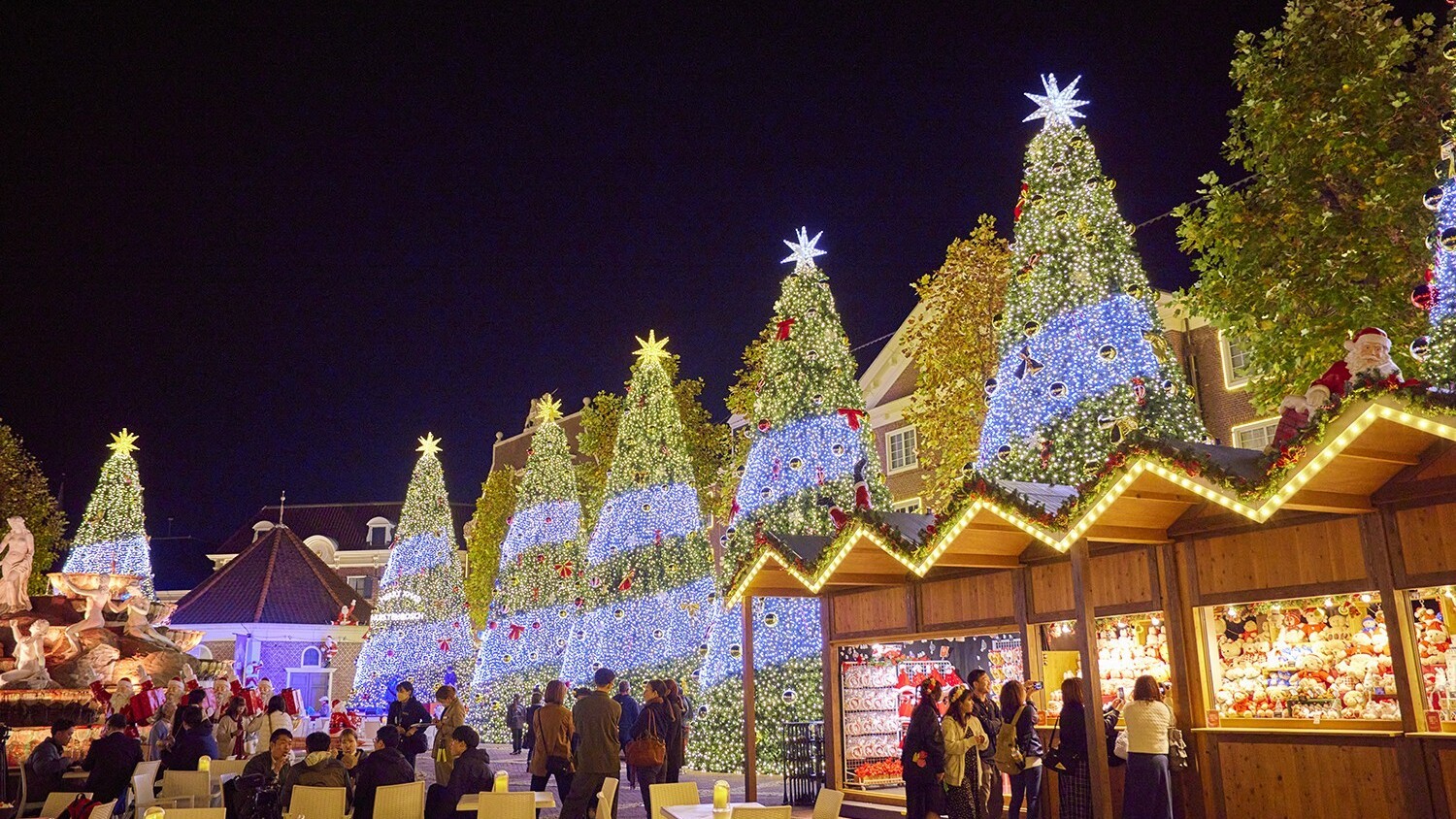 イルミネーション輝くクリスマスタウン♪ （※昨年の様子）