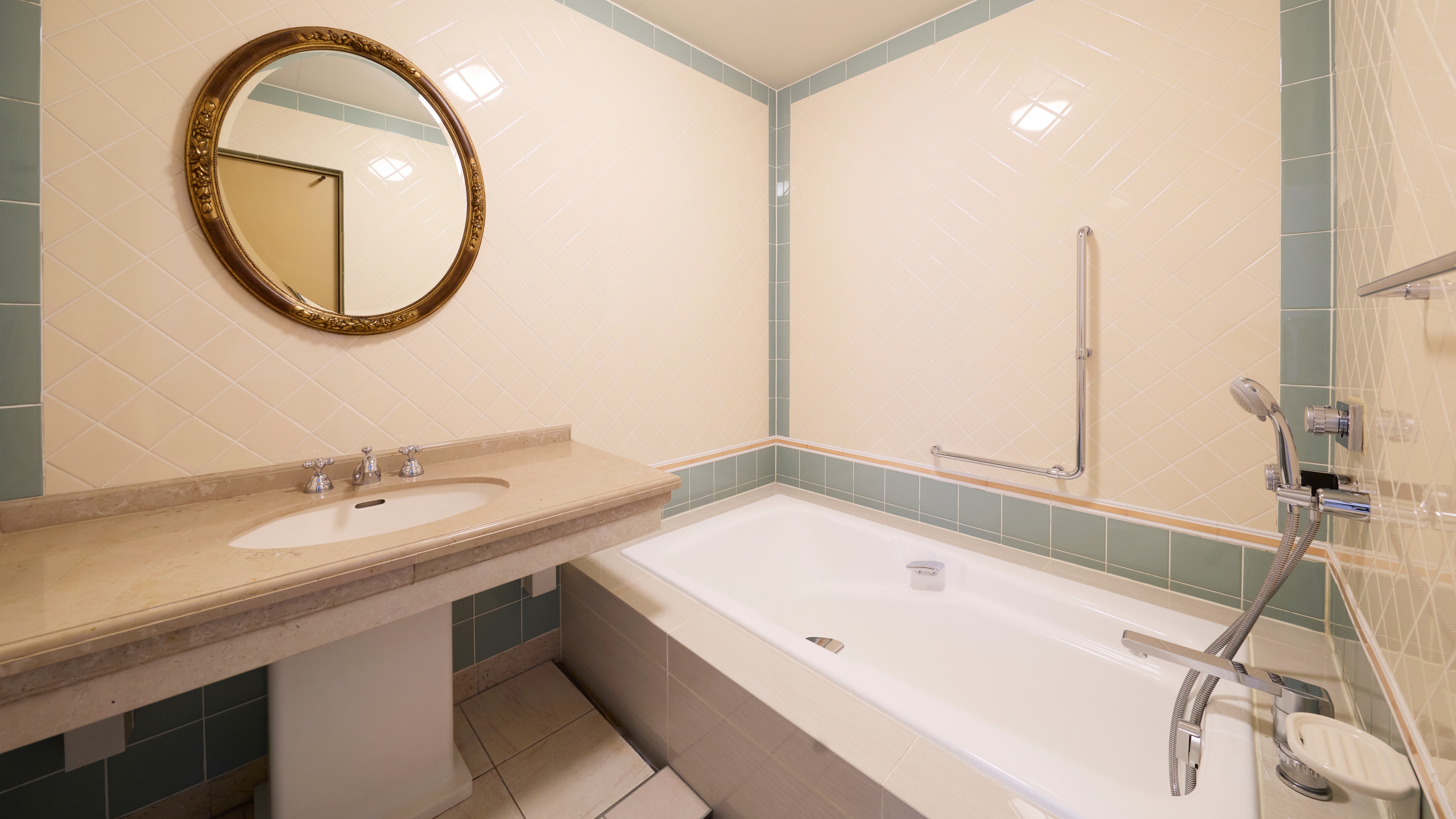 【客室一例】ラグジュアリーツイン（バスルーム）