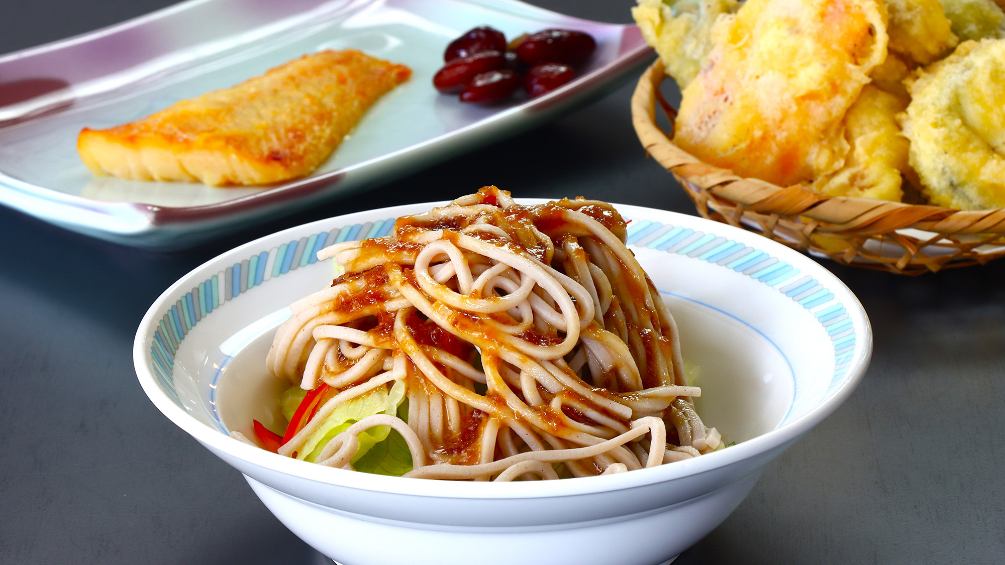 【夕食】戸隠蕎麦のサラダ