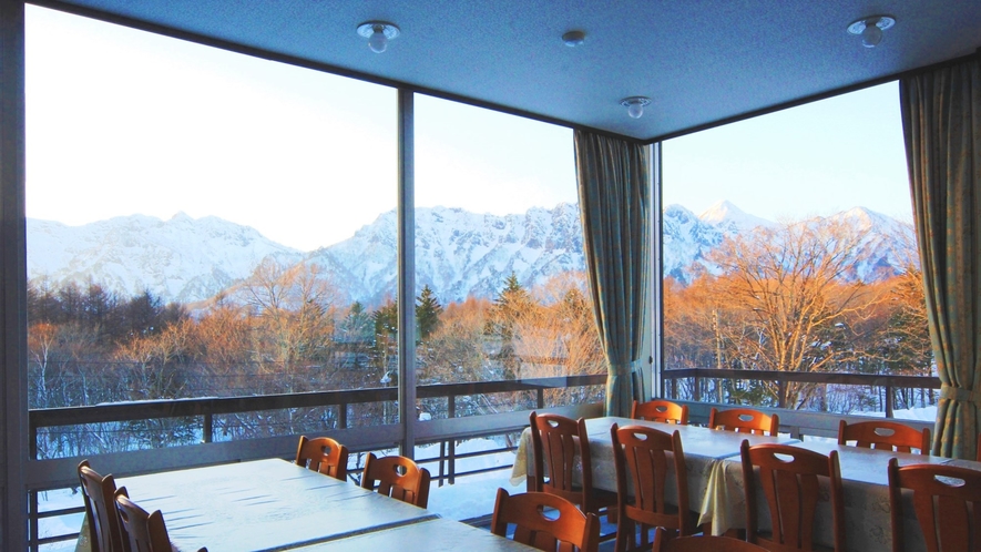 レストランから眺める戸隠山の美しさには息をのみます