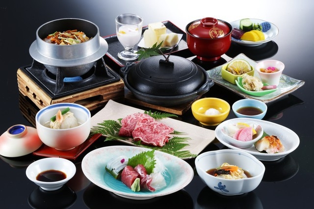 【鯛の塩焼き特典付き】季節の会席プラン(還暦 喜寿 米寿、お食い初めなど)