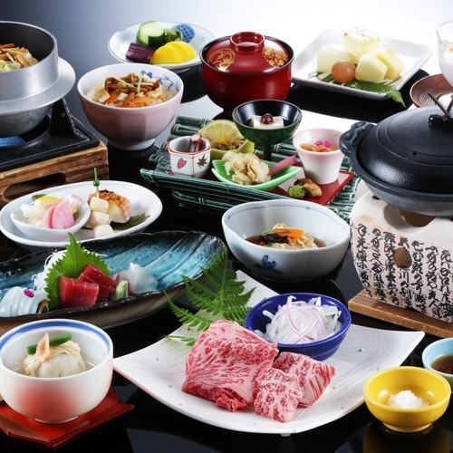 【楽天スーパーSALE】5％OFF！魚介もお肉も味わえる”京の食材をギュッと詰め込んだ【欲張り会席】