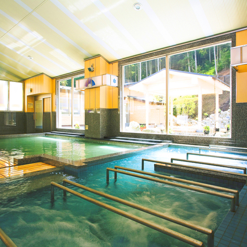 ≪Large communal bath≫ You can enjoy the feeling of a spa with a jacuzzi.