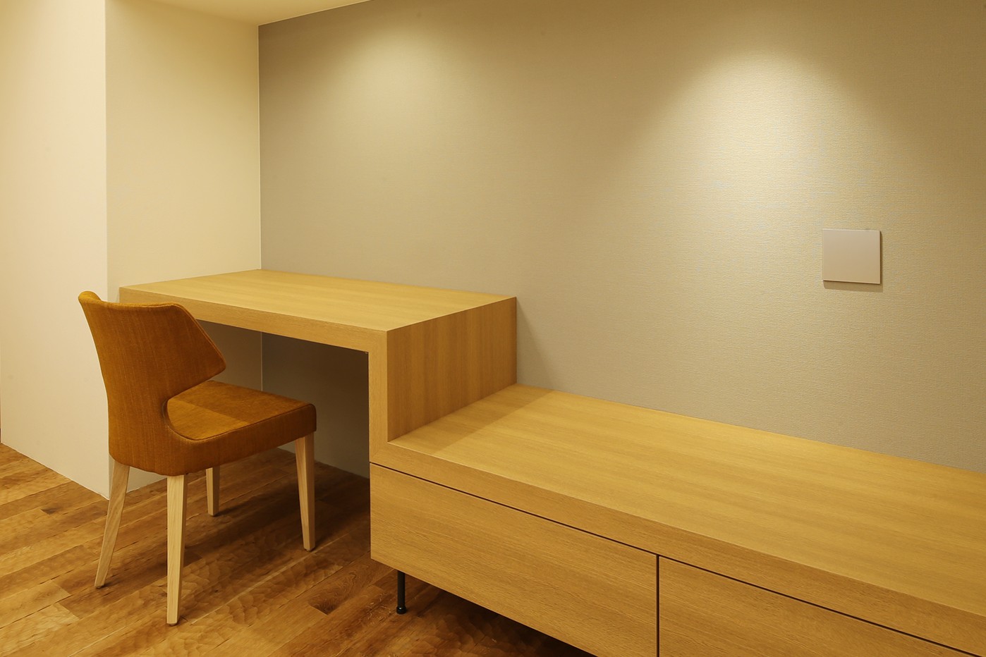 デラックスツインルーム デスク