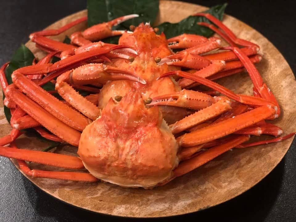 【冬季限定】【二食付き】境港産紅ズワイガニと地元海鮮料理を味わう・重伝建地区に泊まる