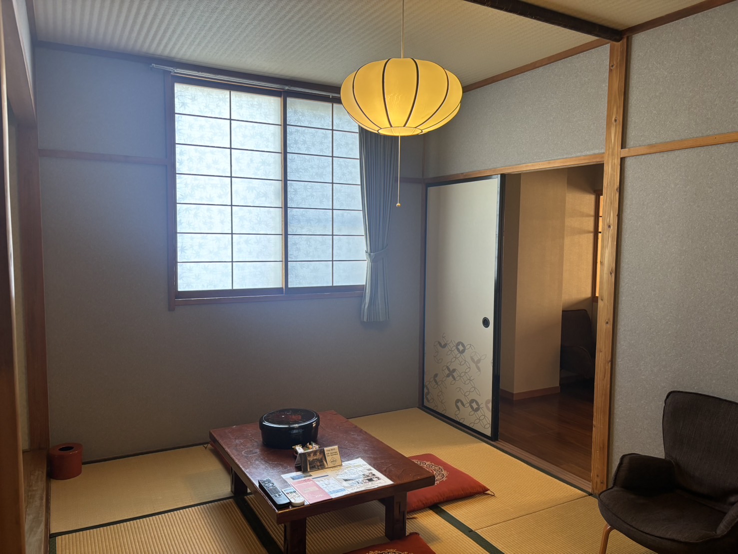 本館海側６畳二間続き居間